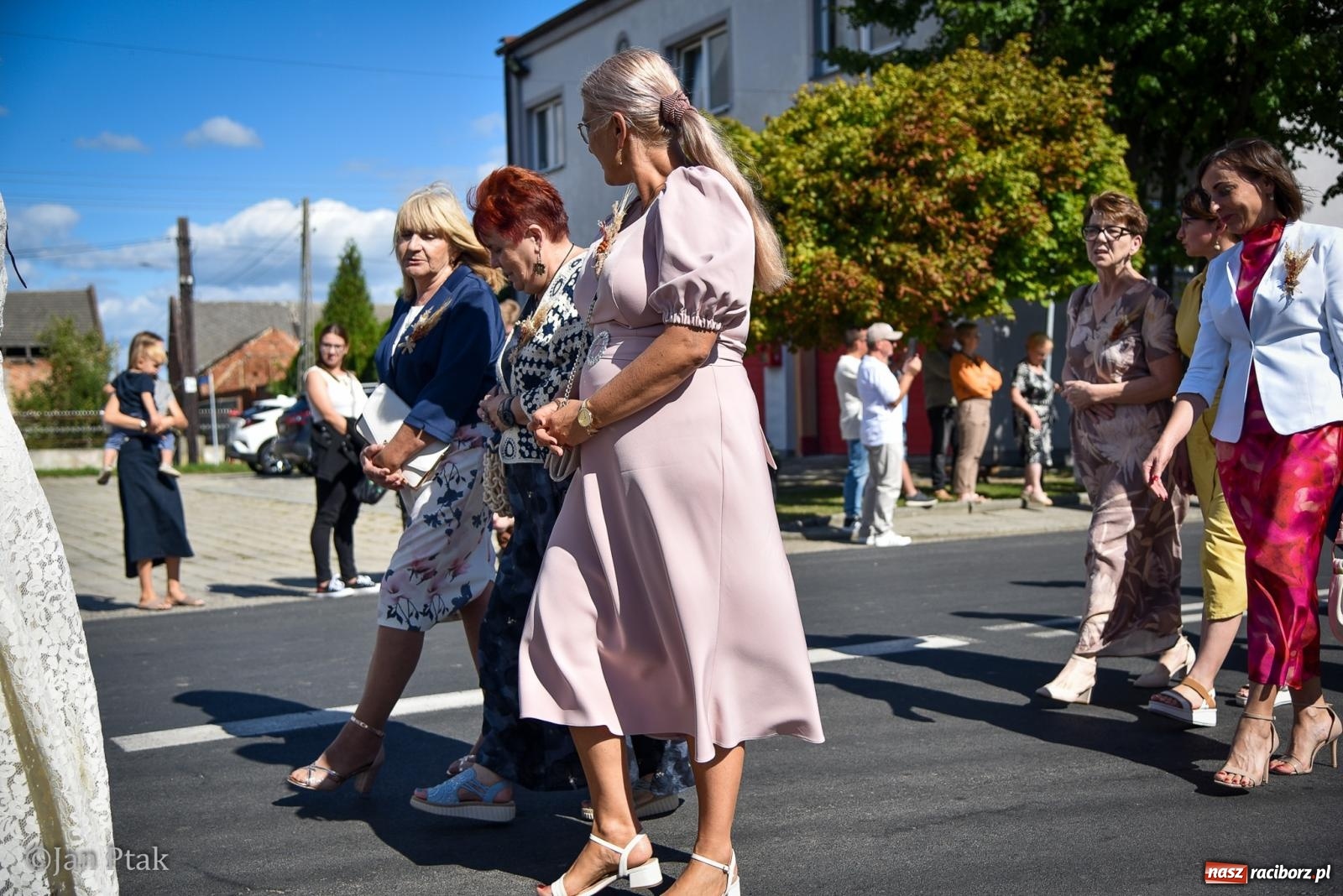 Zdjęcie w galerii na portalu naszraciborz.pl: Dożynki gminy Krzanowice w Wojnowicach. Za nami uroczysty korowód [FOTO i WIDEO] wiadomości z regionu