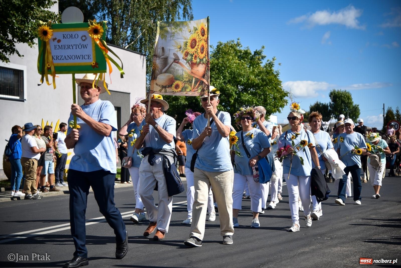 Zdjęcie w galerii na portalu naszraciborz.pl: Dożynki gminy Krzanowice w Wojnowicach. Za nami uroczysty korowód [FOTO i WIDEO] wiadomości z regionu