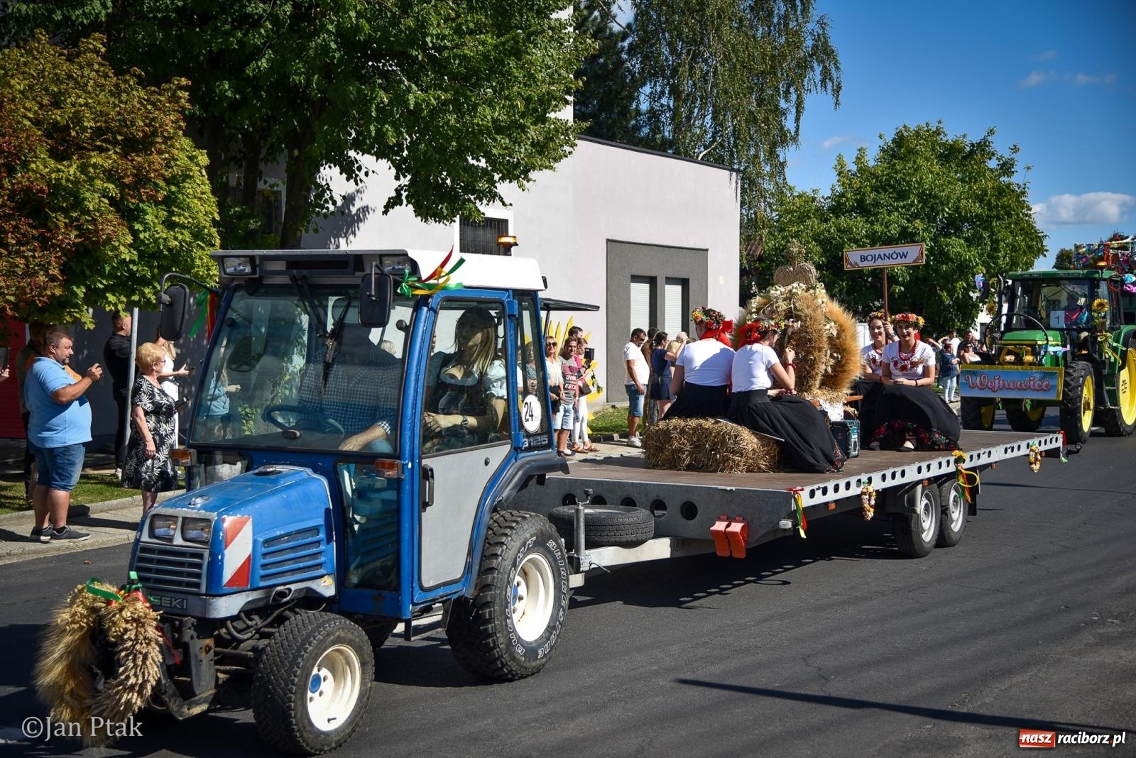 Zdjęcie w galerii na portalu naszraciborz.pl: Dożynki gminy Krzanowice w Wojnowicach. Za nami uroczysty korowód [FOTO i WIDEO] wiadomości z regionu
