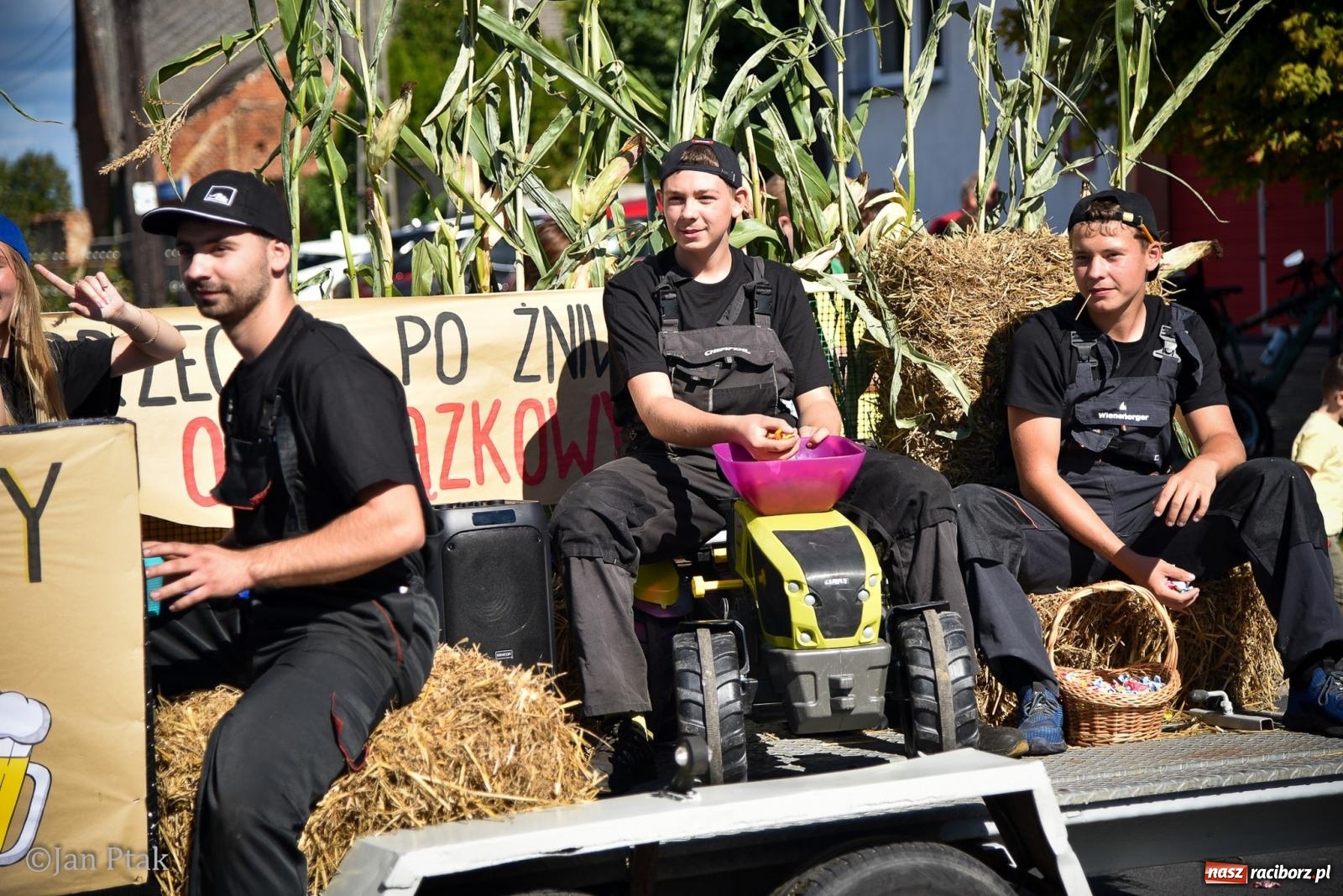 Zdjęcie w galerii na portalu naszraciborz.pl: Dożynki gminy Krzanowice w Wojnowicach. Za nami uroczysty korowód [FOTO i WIDEO] wiadomości z regionu
