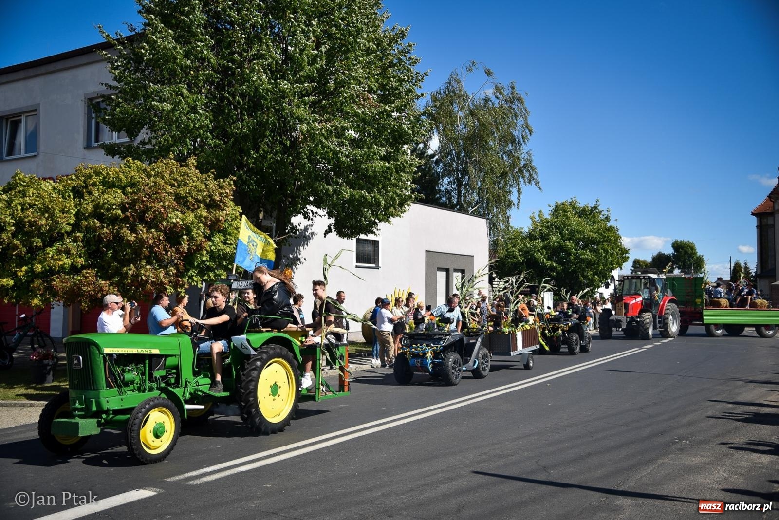 Zdjęcie w galerii na portalu naszraciborz.pl: Dożynki gminy Krzanowice w Wojnowicach. Za nami uroczysty korowód [FOTO i WIDEO] wiadomości z regionu