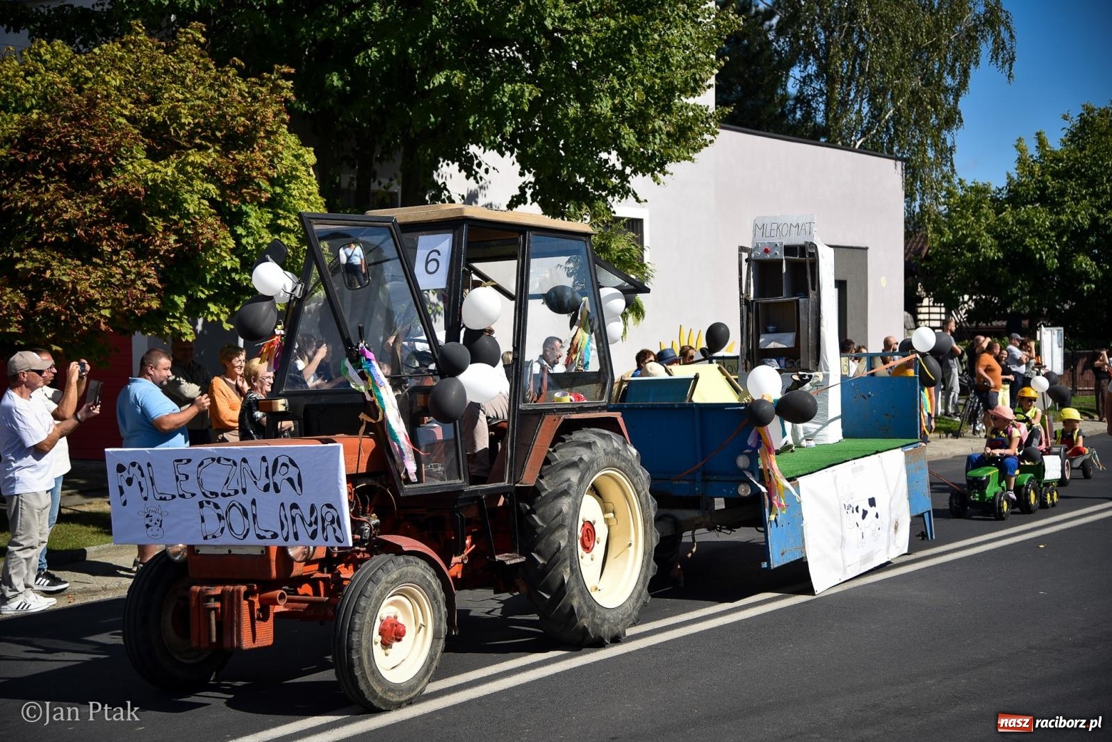 Zdjęcie w galerii na portalu naszraciborz.pl: Dożynki gminy Krzanowice w Wojnowicach. Za nami uroczysty korowód [FOTO i WIDEO] wiadomości z regionu