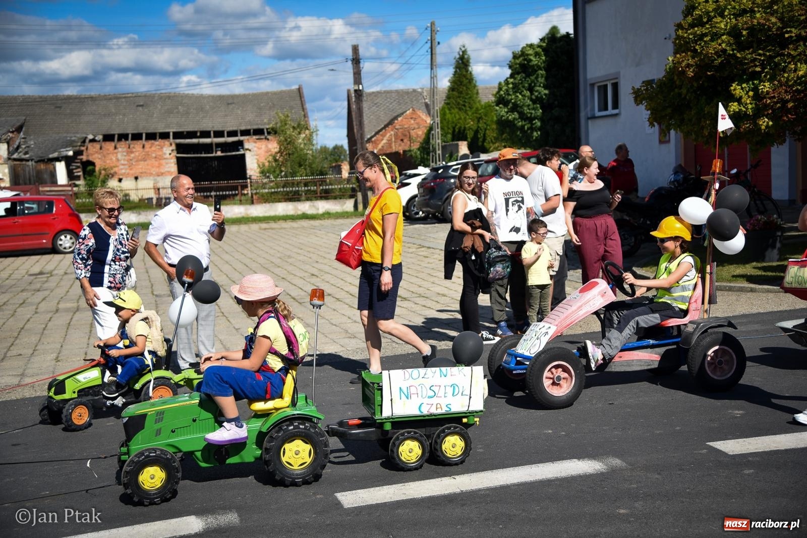 Zdjęcie w galerii na portalu naszraciborz.pl: Dożynki gminy Krzanowice w Wojnowicach. Za nami uroczysty korowód [FOTO i WIDEO] wiadomości z regionu