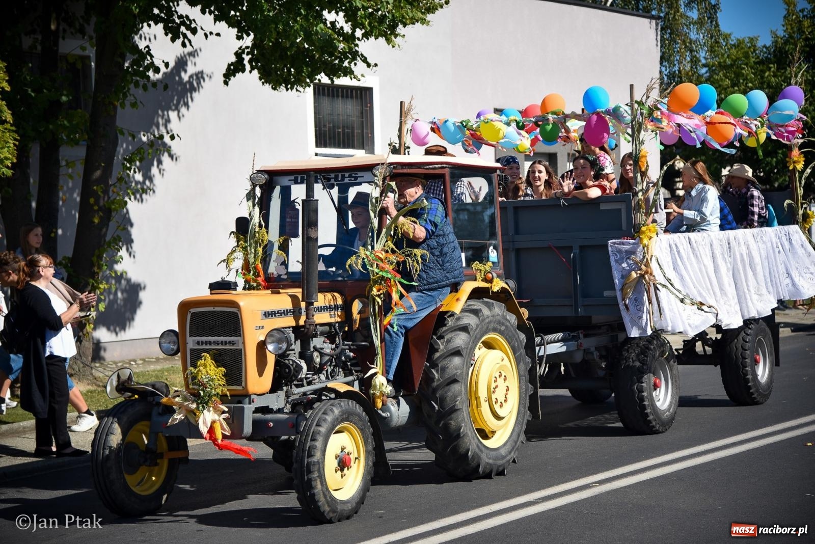 Zdjęcie w galerii na portalu naszraciborz.pl: Dożynki gminy Krzanowice w Wojnowicach. Za nami uroczysty korowód [FOTO i WIDEO] wiadomości z regionu