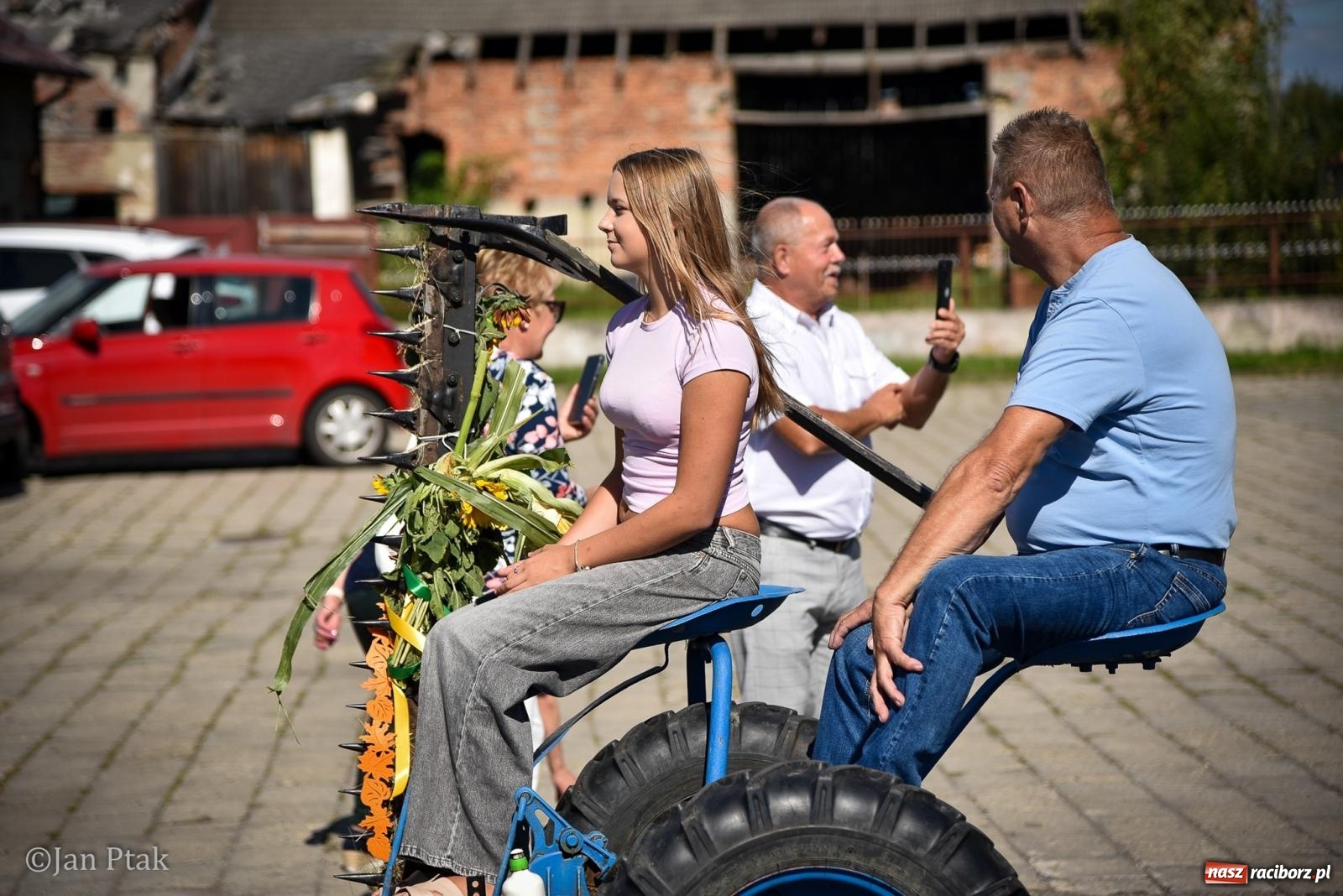 Zdjęcie w galerii na portalu naszraciborz.pl: Dożynki gminy Krzanowice w Wojnowicach. Za nami uroczysty korowód [FOTO i WIDEO] wiadomości z regionu