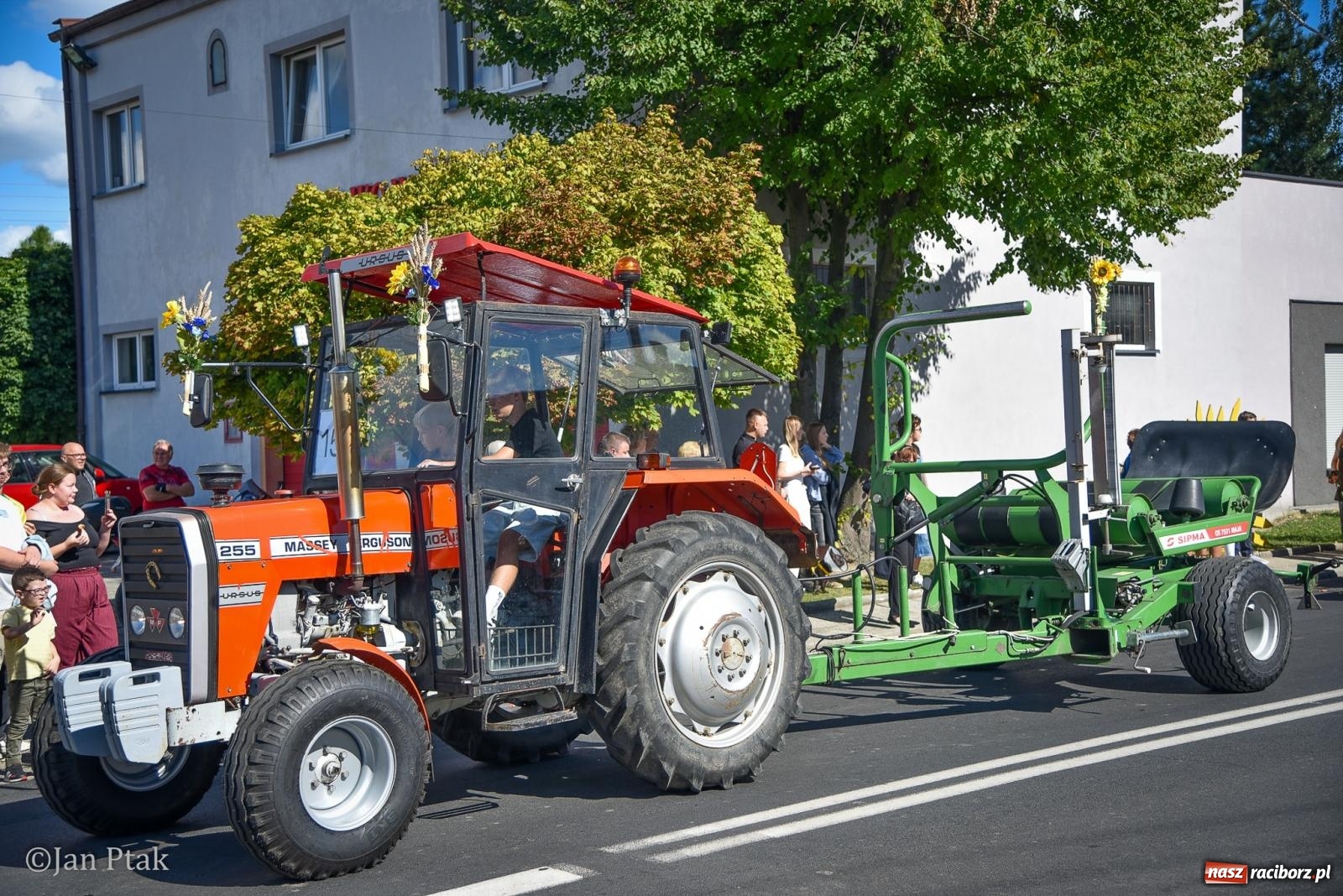 Zdjęcie w galerii na portalu naszraciborz.pl: Dożynki gminy Krzanowice w Wojnowicach. Za nami uroczysty korowód [FOTO i WIDEO] wiadomości z regionu
