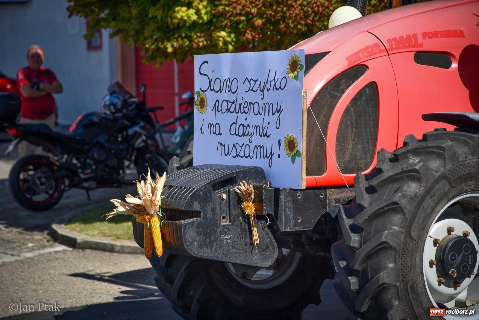 Zdjęcie w galerii na portalu naszraciborz.pl: Dożynki gminy Krzanowice w Wojnowicach. Za nami uroczysty korowód [FOTO i WIDEO] wiadomości z regionu