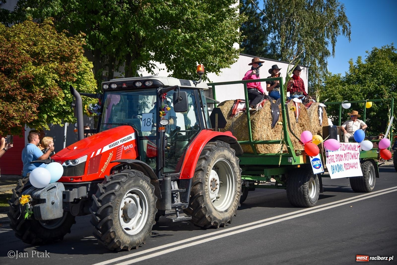 Zdjęcie w galerii na portalu naszraciborz.pl: Dożynki gminy Krzanowice w Wojnowicach. Za nami uroczysty korowód [FOTO i WIDEO] wiadomości z regionu