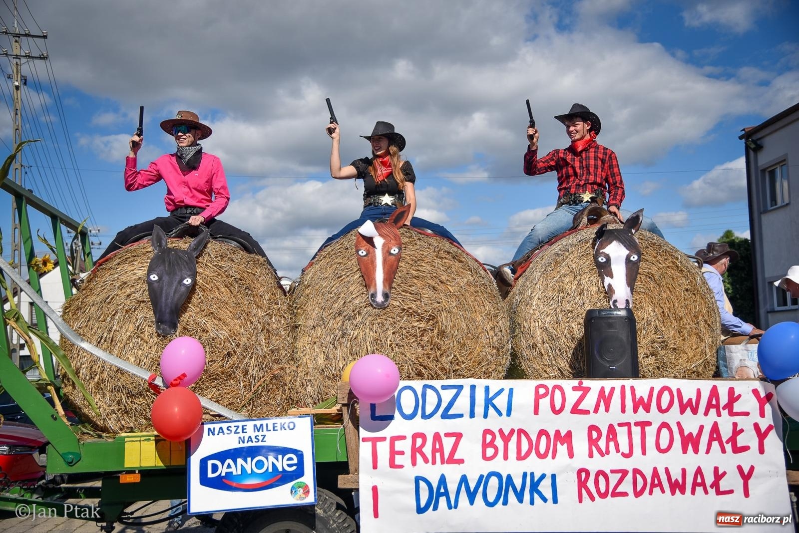 Zdjęcie w galerii na portalu naszraciborz.pl: Dożynki gminy Krzanowice w Wojnowicach. Za nami uroczysty korowód [FOTO i WIDEO] wiadomości z regionu