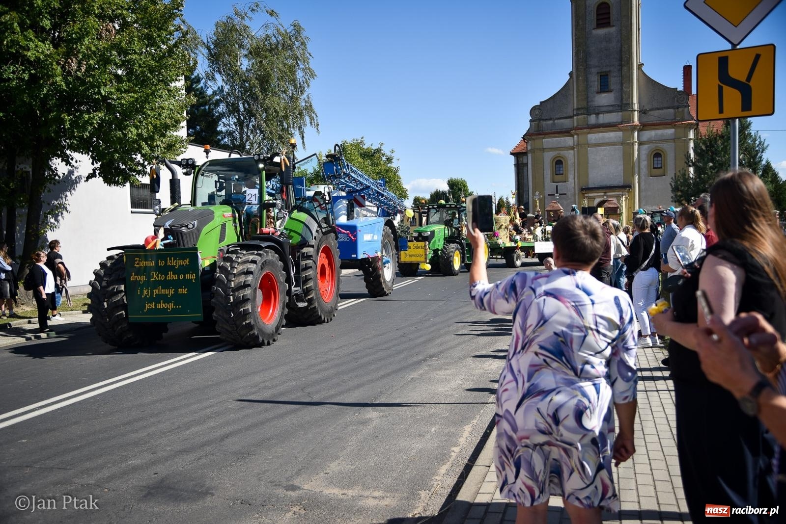 Zdjęcie w galerii na portalu naszraciborz.pl: Dożynki gminy Krzanowice w Wojnowicach. Za nami uroczysty korowód [FOTO i WIDEO] wiadomości z regionu