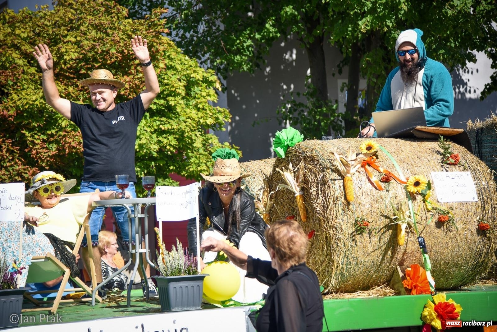 Zdjęcie w galerii na portalu naszraciborz.pl: Dożynki gminy Krzanowice w Wojnowicach. Za nami uroczysty korowód [FOTO i WIDEO] wiadomości z regionu