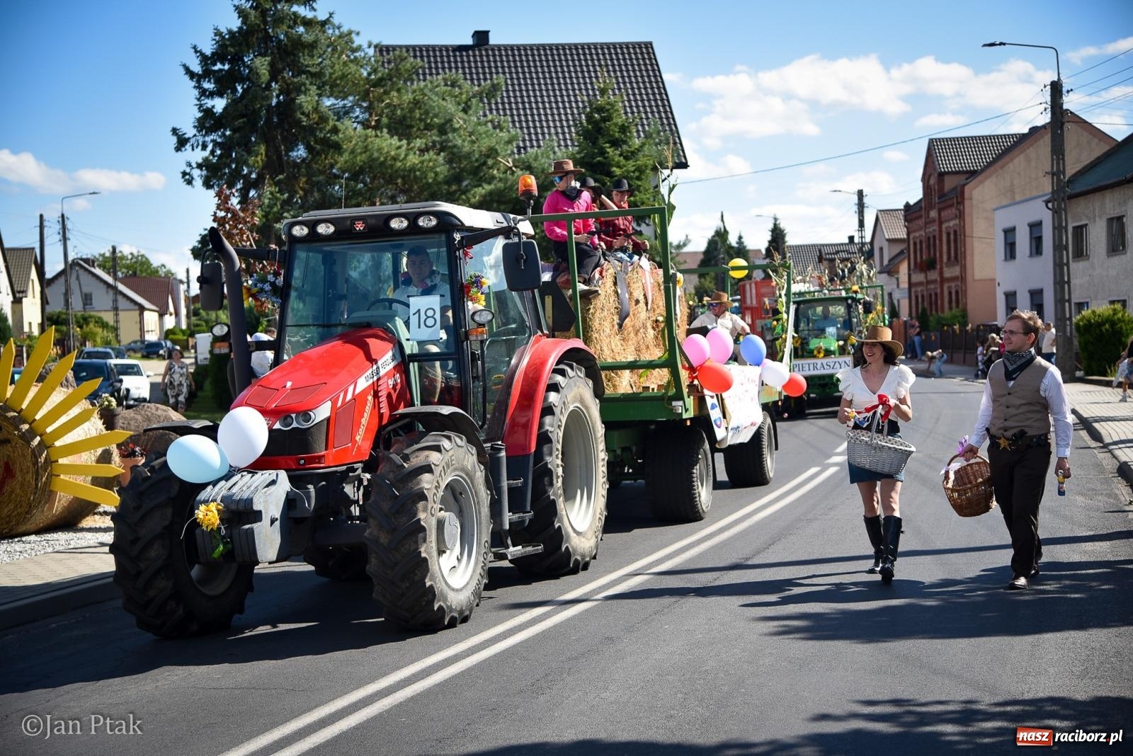 Zdjęcie w galerii na portalu naszraciborz.pl: Dożynki gminy Krzanowice w Wojnowicach. Za nami uroczysty korowód [FOTO i WIDEO] wiadomości z regionu