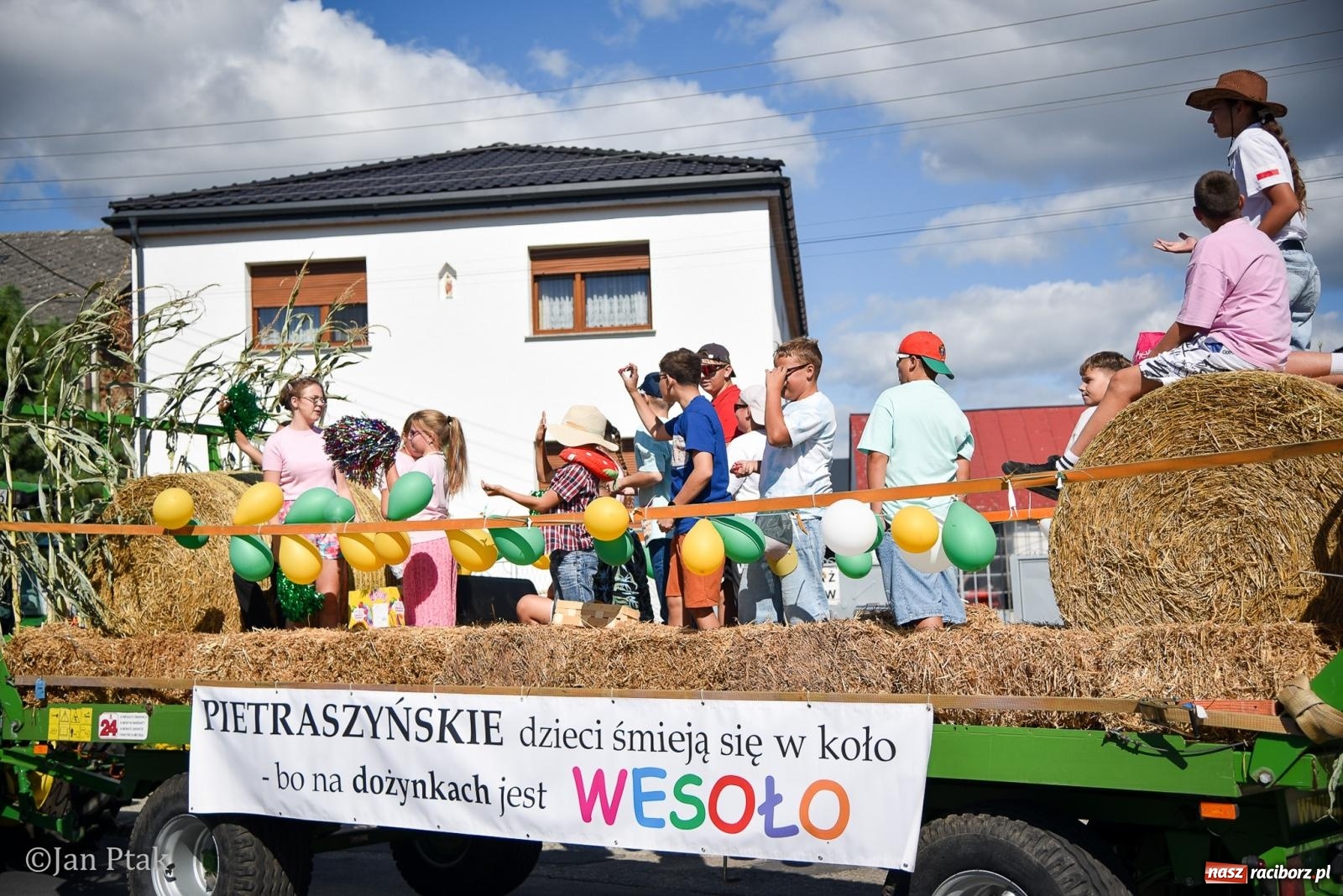 Zdjęcie w galerii na portalu naszraciborz.pl: Dożynki gminy Krzanowice w Wojnowicach. Za nami uroczysty korowód [FOTO i WIDEO] wiadomości z regionu