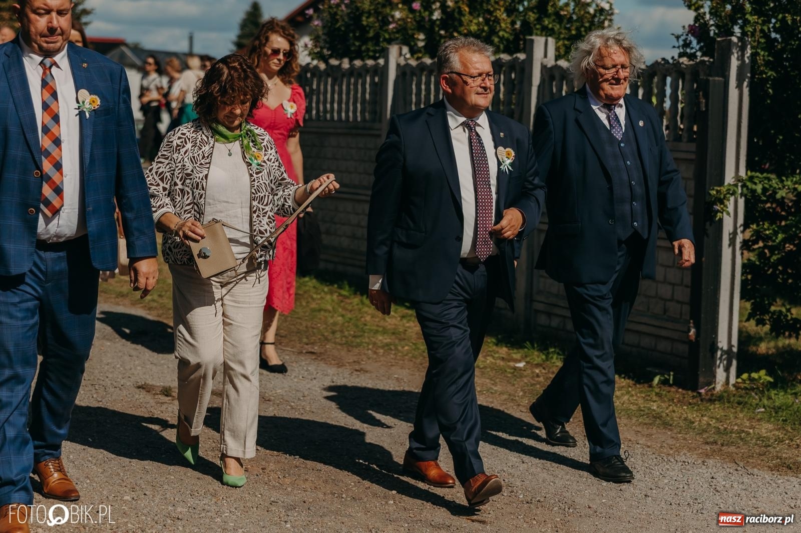 Zdjęcie w galerii na portalu naszraciborz.pl: Bieńkowice pokazały, że na śląskiej wsi potrafią się bawić. Korowód pełen humoru i nowoczesnych maszyn wiadomości z regionu