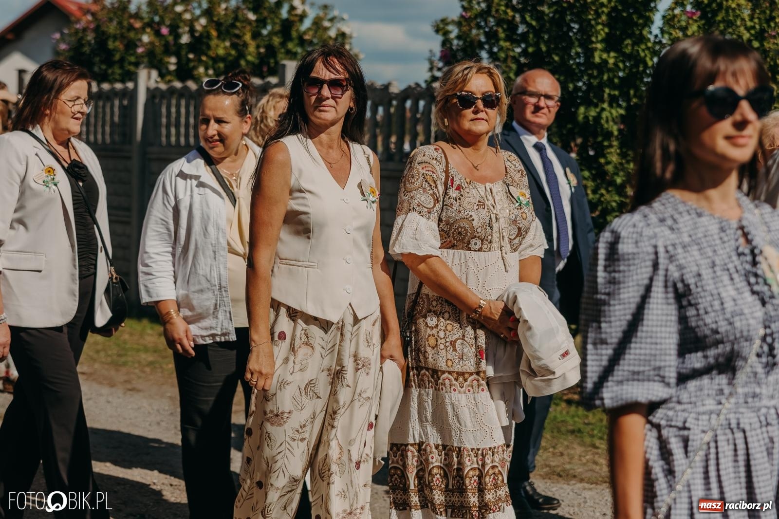 Zdjęcie w galerii na portalu naszraciborz.pl: Bieńkowice pokazały, że na śląskiej wsi potrafią się bawić. Korowód pełen humoru i nowoczesnych maszyn wiadomości z regionu