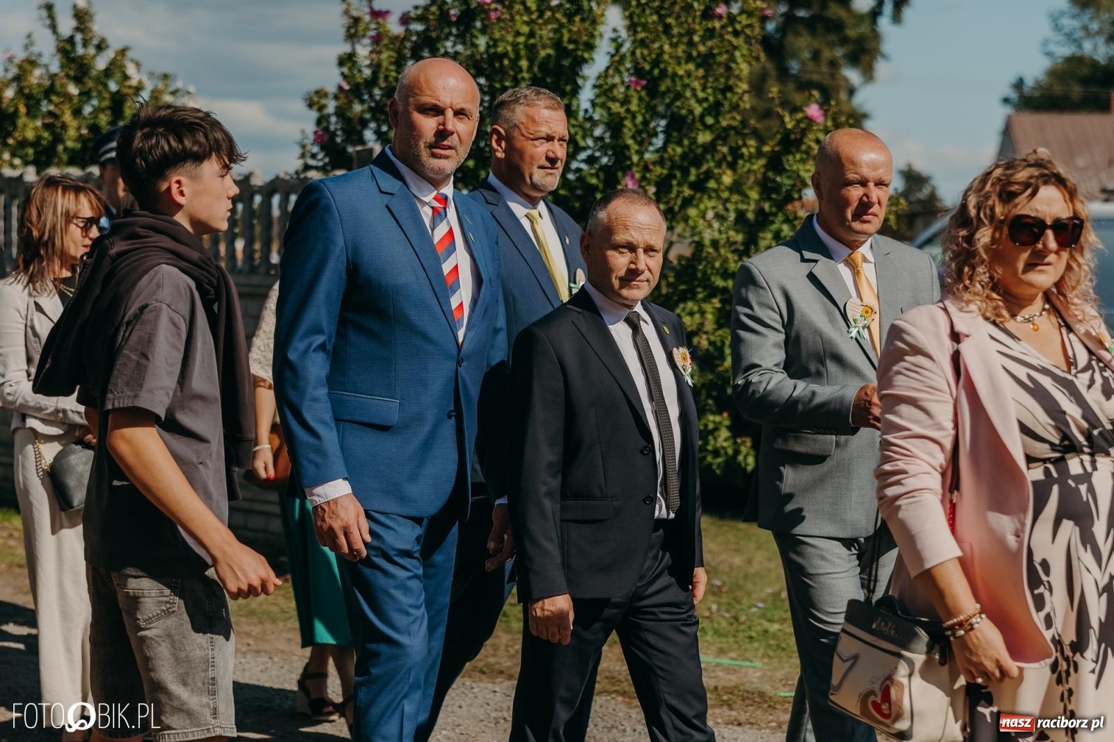 Zdjęcie w galerii na portalu naszraciborz.pl: Bieńkowice pokazały, że na śląskiej wsi potrafią się bawić. Korowód pełen humoru i nowoczesnych maszyn wiadomości z regionu