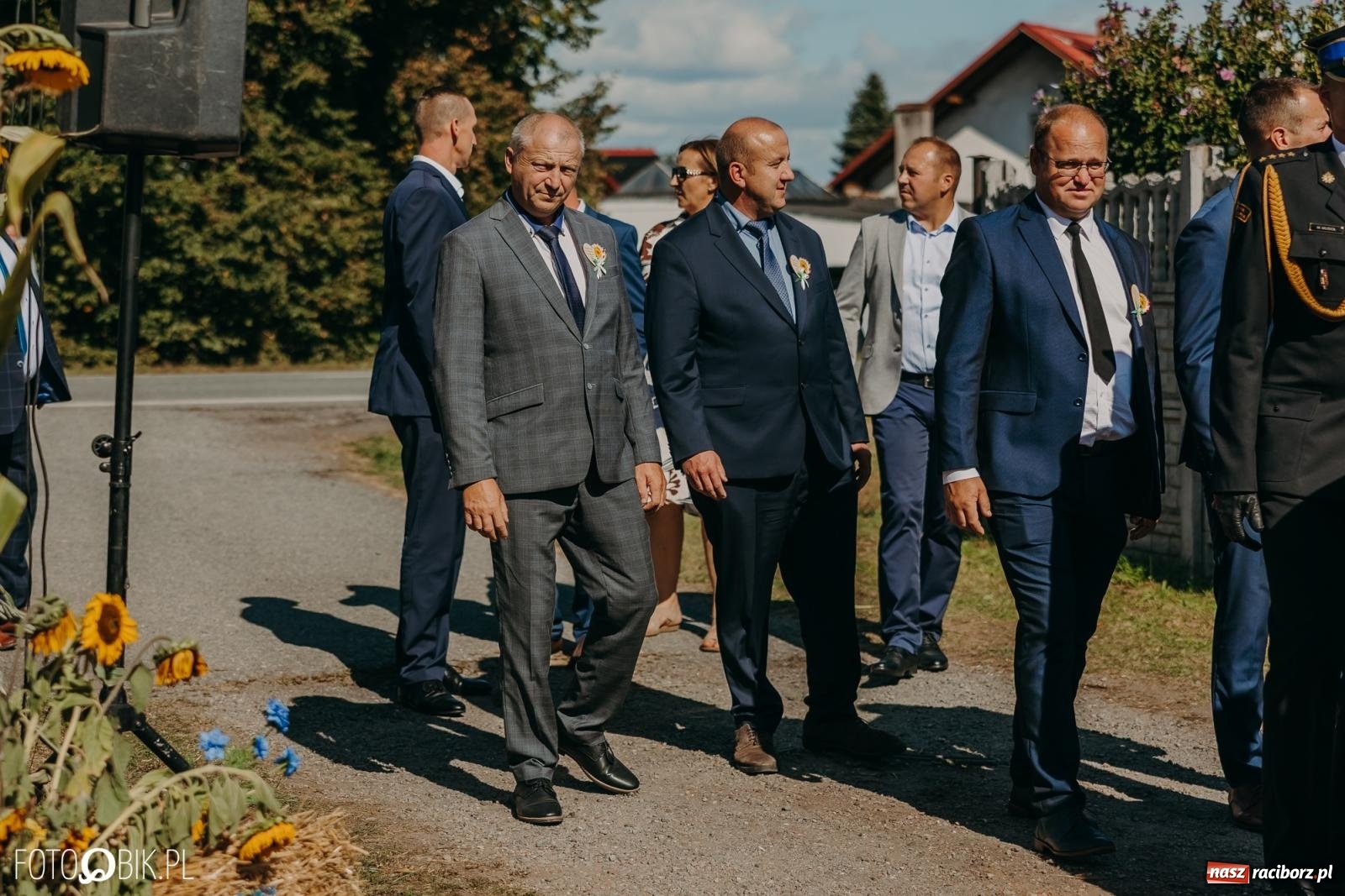 Zdjęcie w galerii na portalu naszraciborz.pl: Bieńkowice pokazały, że na śląskiej wsi potrafią się bawić. Korowód pełen humoru i nowoczesnych maszyn wiadomości z regionu