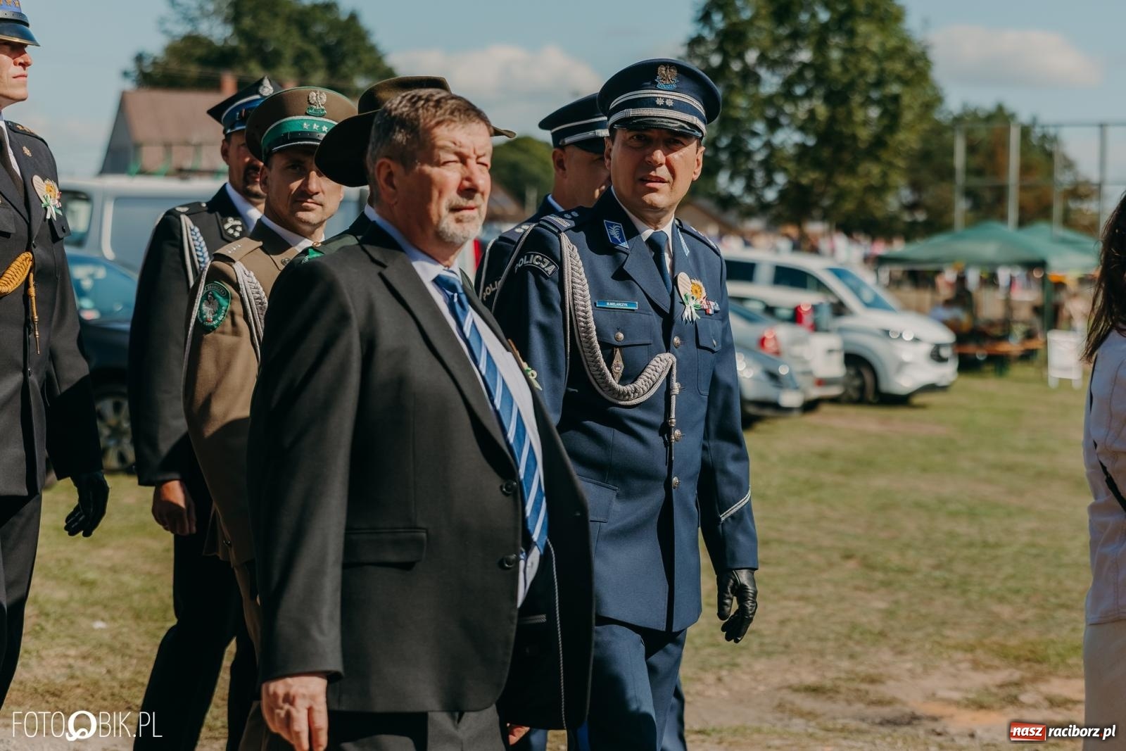 Zdjęcie w galerii na portalu naszraciborz.pl: Bieńkowice pokazały, że na śląskiej wsi potrafią się bawić. Korowód pełen humoru i nowoczesnych maszyn wiadomości z regionu