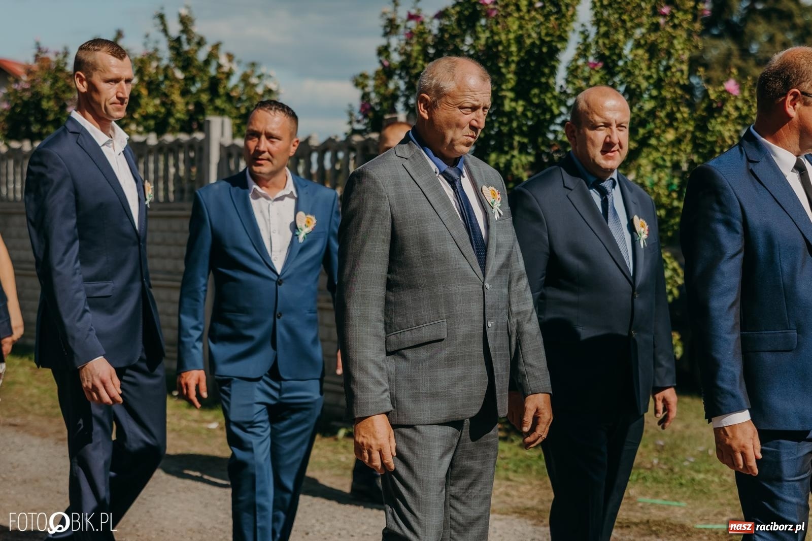 Zdjęcie w galerii na portalu naszraciborz.pl: Bieńkowice pokazały, że na śląskiej wsi potrafią się bawić. Korowód pełen humoru i nowoczesnych maszyn wiadomości z regionu