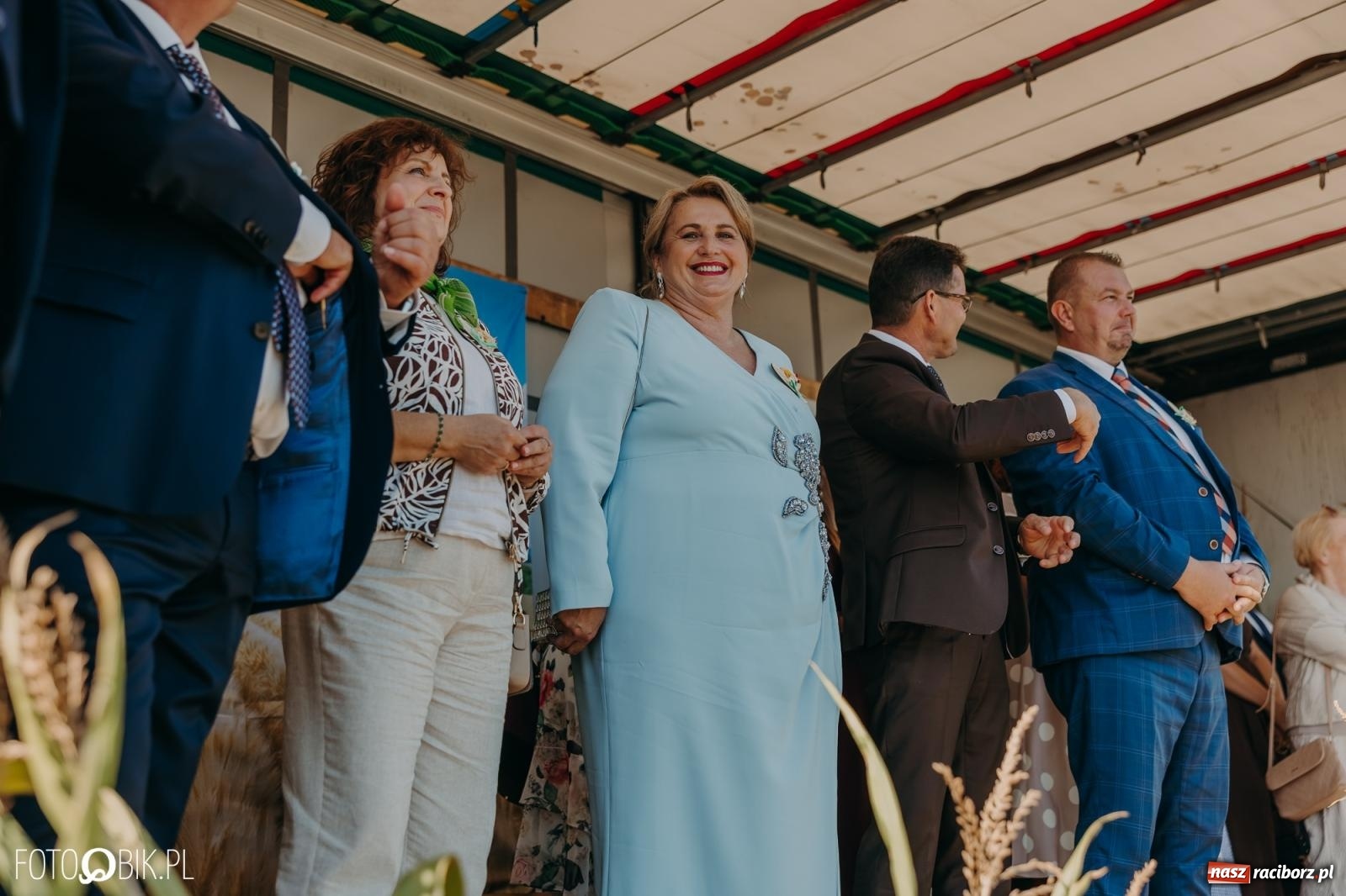 Zdjęcie w galerii na portalu naszraciborz.pl: Bieńkowice pokazały, że na śląskiej wsi potrafią się bawić. Korowód pełen humoru i nowoczesnych maszyn wiadomości z regionu