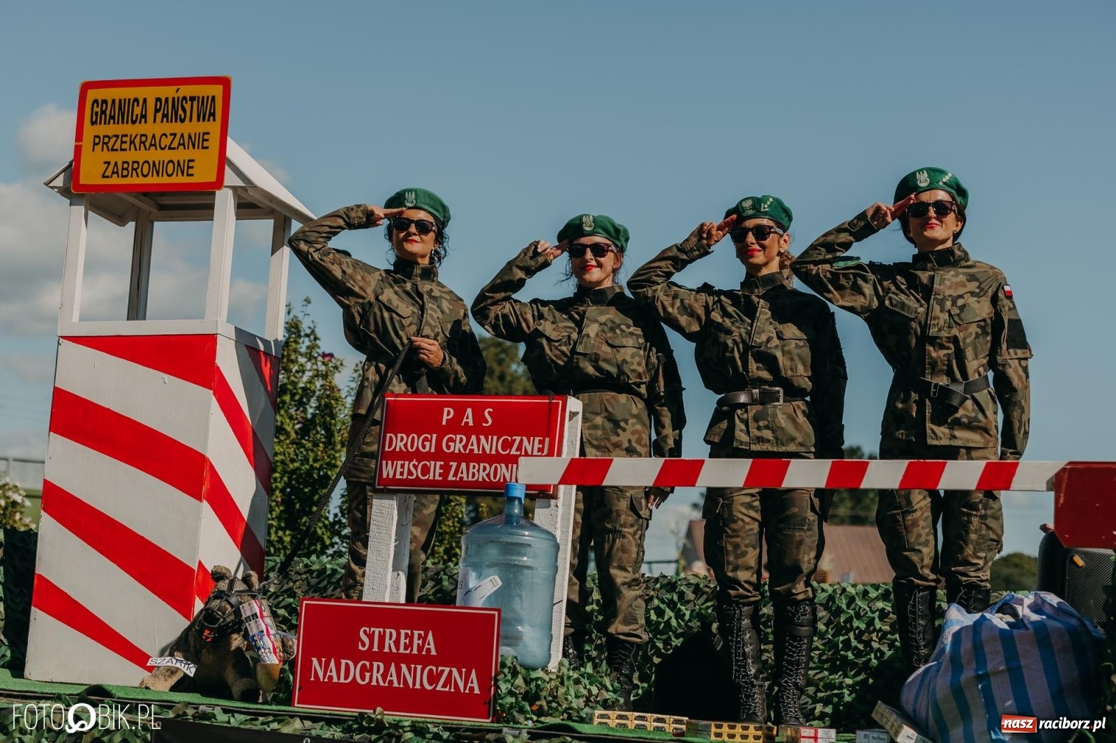 Zdjęcie w galerii na portalu naszraciborz.pl: Bieńkowice pokazały, że na śląskiej wsi potrafią się bawić. Korowód pełen humoru i nowoczesnych maszyn wiadomości z regionu