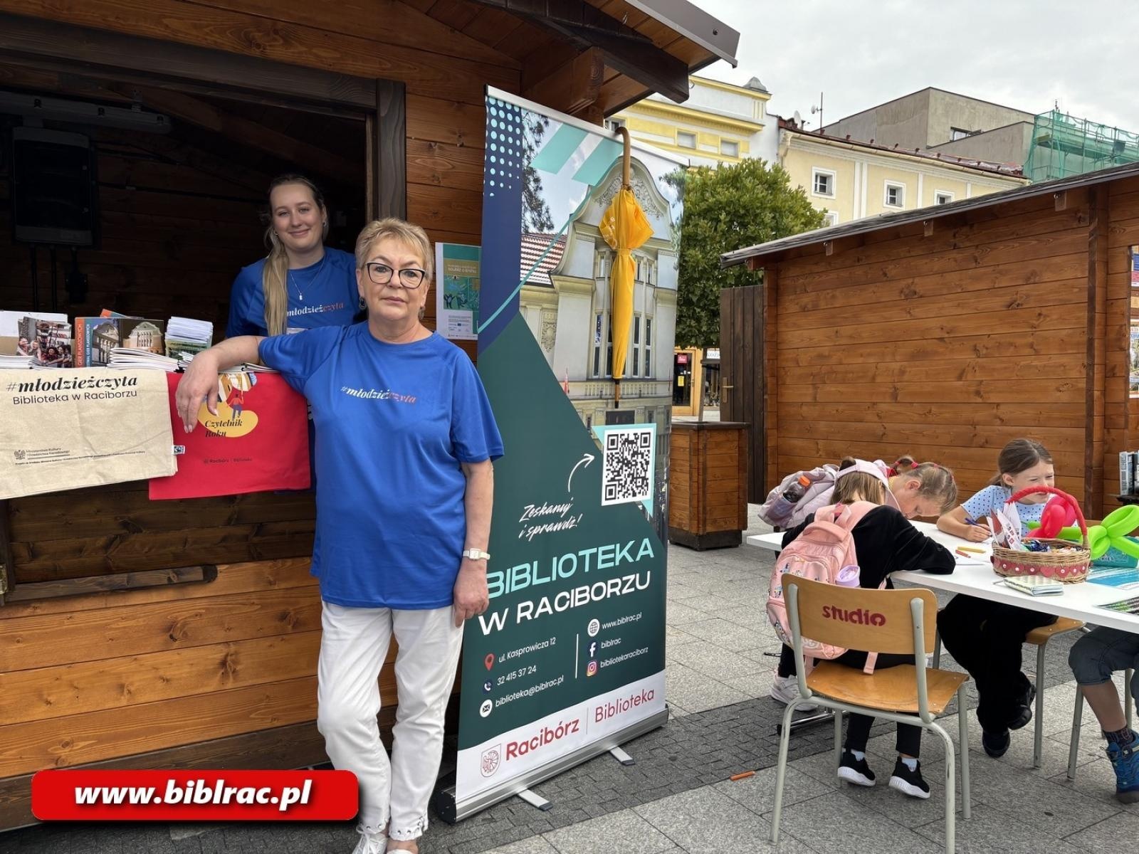 Zdjęcie w galerii na portalu naszraciborz.pl: Raciborska biblioteka na Jarmarku Książki w Karwinie wiadomości z regionu