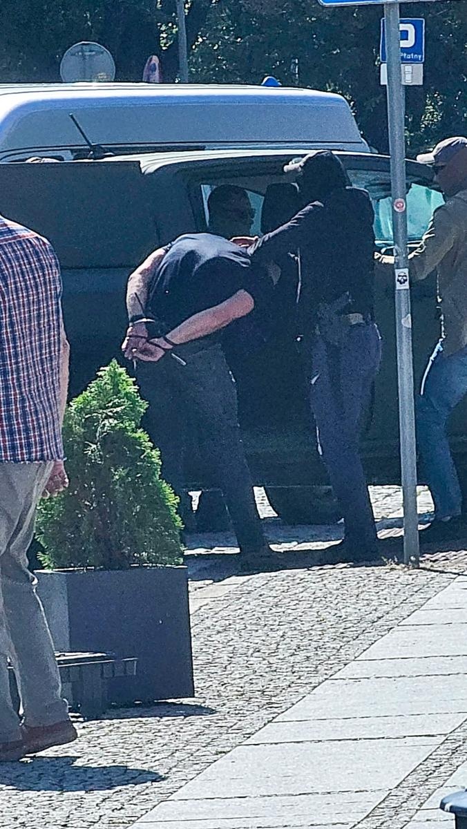 Zdjęcie w galerii na portalu naszraciborz.pl: Chwila grozy na ulicach Raciborza. Akcja specjalsów jak z filmu wiadomości z regionu