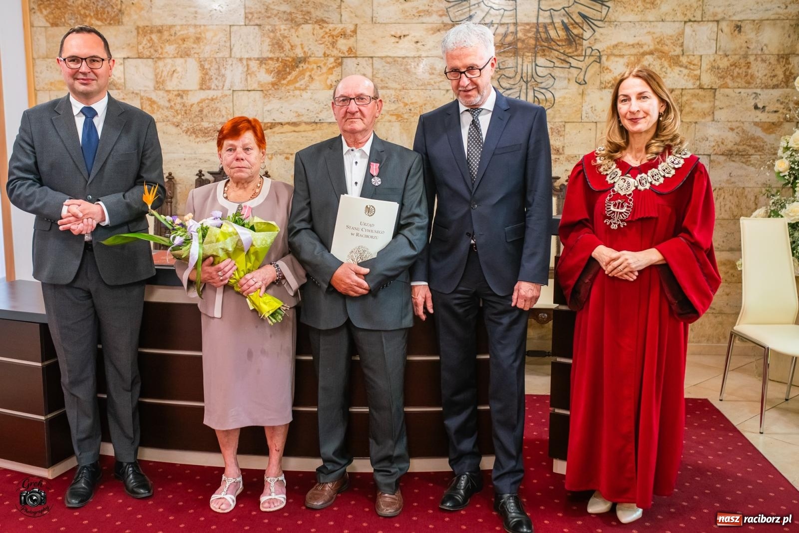 Zdjęcie w galerii na portalu naszraciborz.pl: Gdy dwa serca się kochają, wszystkie trudy pokonają. Złote gody w raciborskim USC [FOTO i WIDEO] wiadomości z regionu