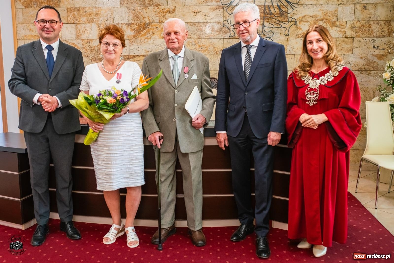 Zdjęcie w galerii na portalu naszraciborz.pl: Gdy dwa serca się kochają, wszystkie trudy pokonają. Złote gody w raciborskim USC [FOTO i WIDEO] wiadomości z regionu