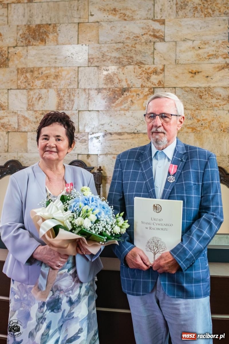 Zdjęcie w galerii na portalu naszraciborz.pl: Miłość, która przetrwała dekady. Siedem par odebrało wyjątkowe odznaczenia [FOTO i WIDEO] wiadomości z regionu