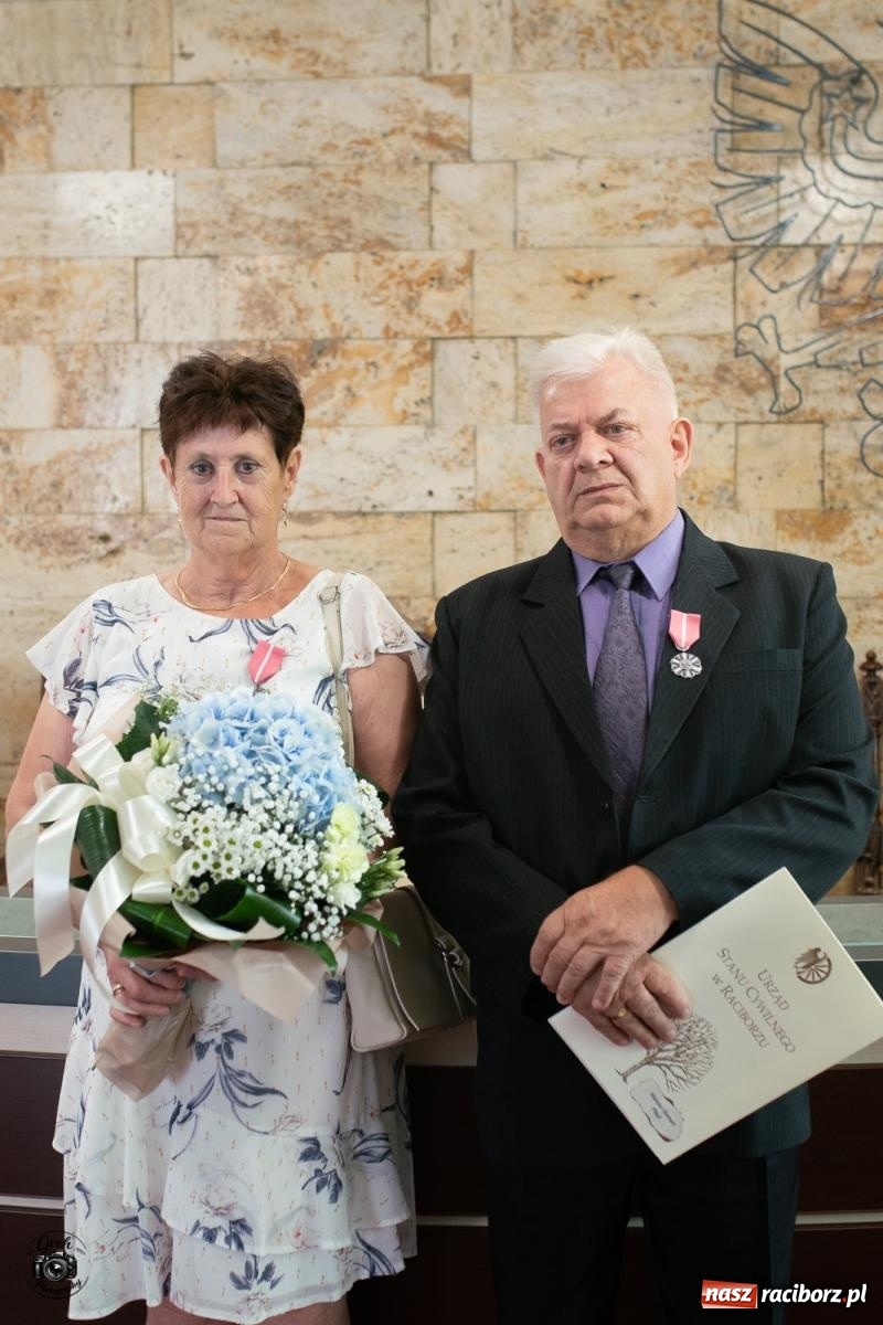 Zdjęcie w galerii na portalu naszraciborz.pl: Miłość, która przetrwała dekady. Siedem par odebrało wyjątkowe odznaczenia [FOTO i WIDEO] wiadomości z regionu