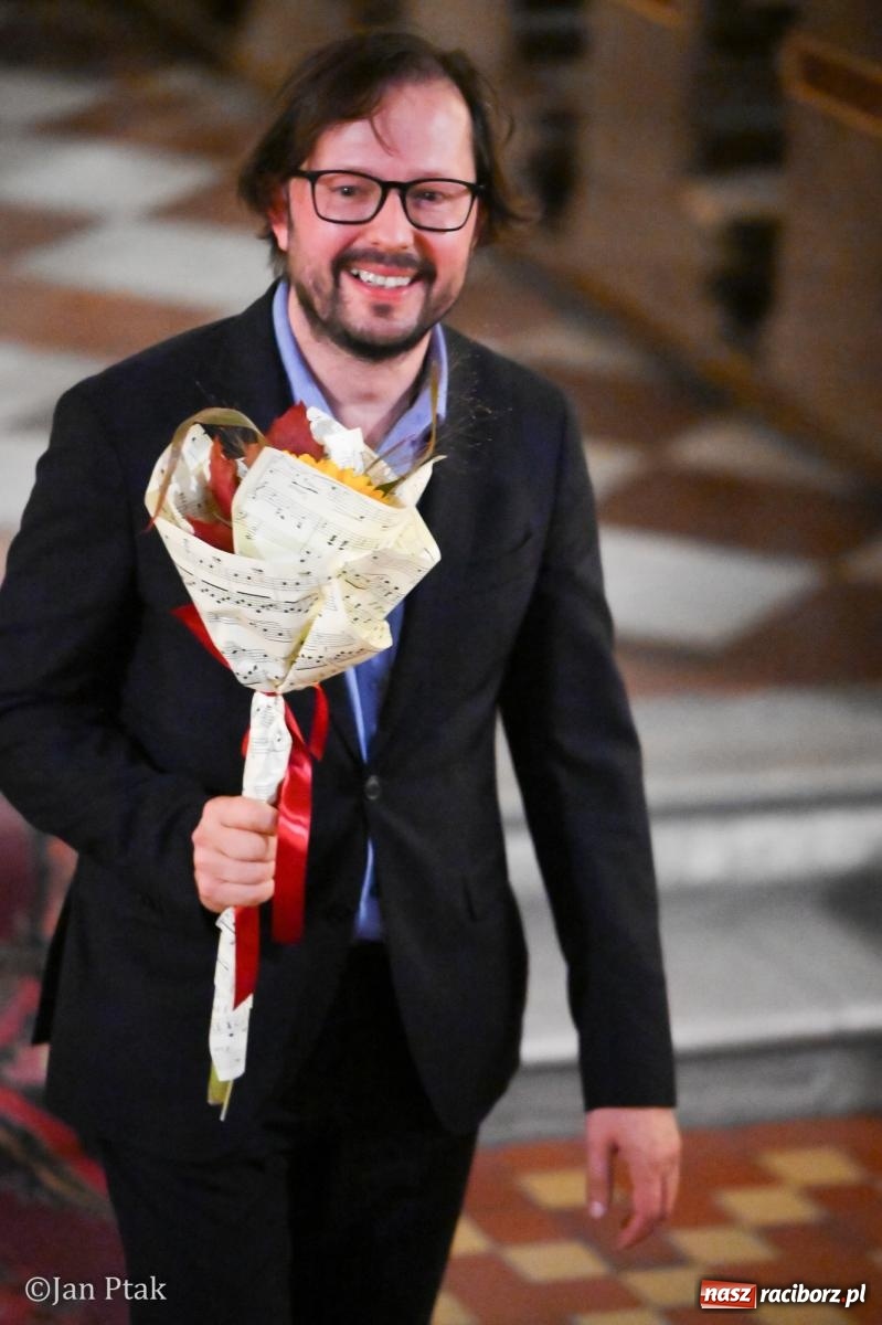 Zdjęcie w galerii na portalu naszraciborz.pl: XXXIX Dni Muzyki Organowej i Kameralnej. Piotr Rojek koncetował w kościele farnym wiadomości z regionu