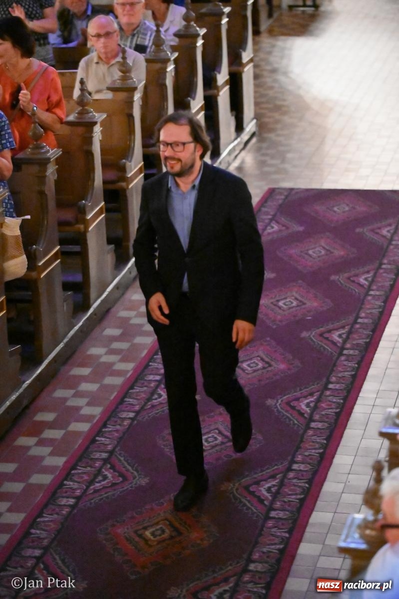Zdjęcie w galerii na portalu naszraciborz.pl: XXXIX Dni Muzyki Organowej i Kameralnej. Piotr Rojek koncetował w kościele farnym wiadomości z regionu
