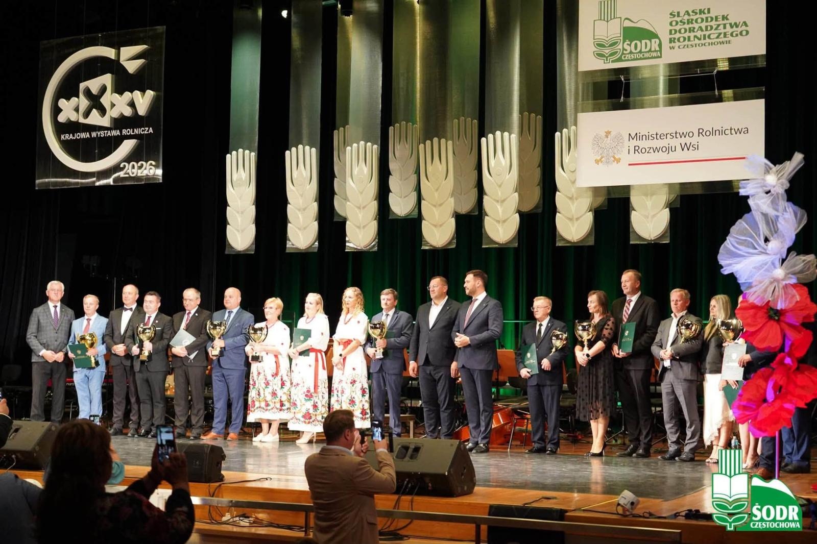 Zdjęcie w galerii na portalu naszraciborz.pl: Nagrody Ministra Rolnictwa wręczone. Wyróżnienia dla rolników z powiatu raciborskiego wiadomości z regionu
