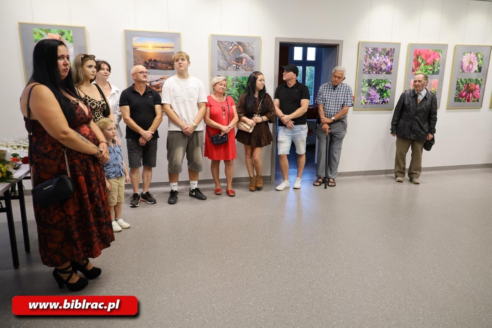 Zdjęcie w galerii na portalu naszraciborz.pl: Natura jest kobietą – nowa wystawa w bibliotecznej Galerii Gawra wiadomości z regionu