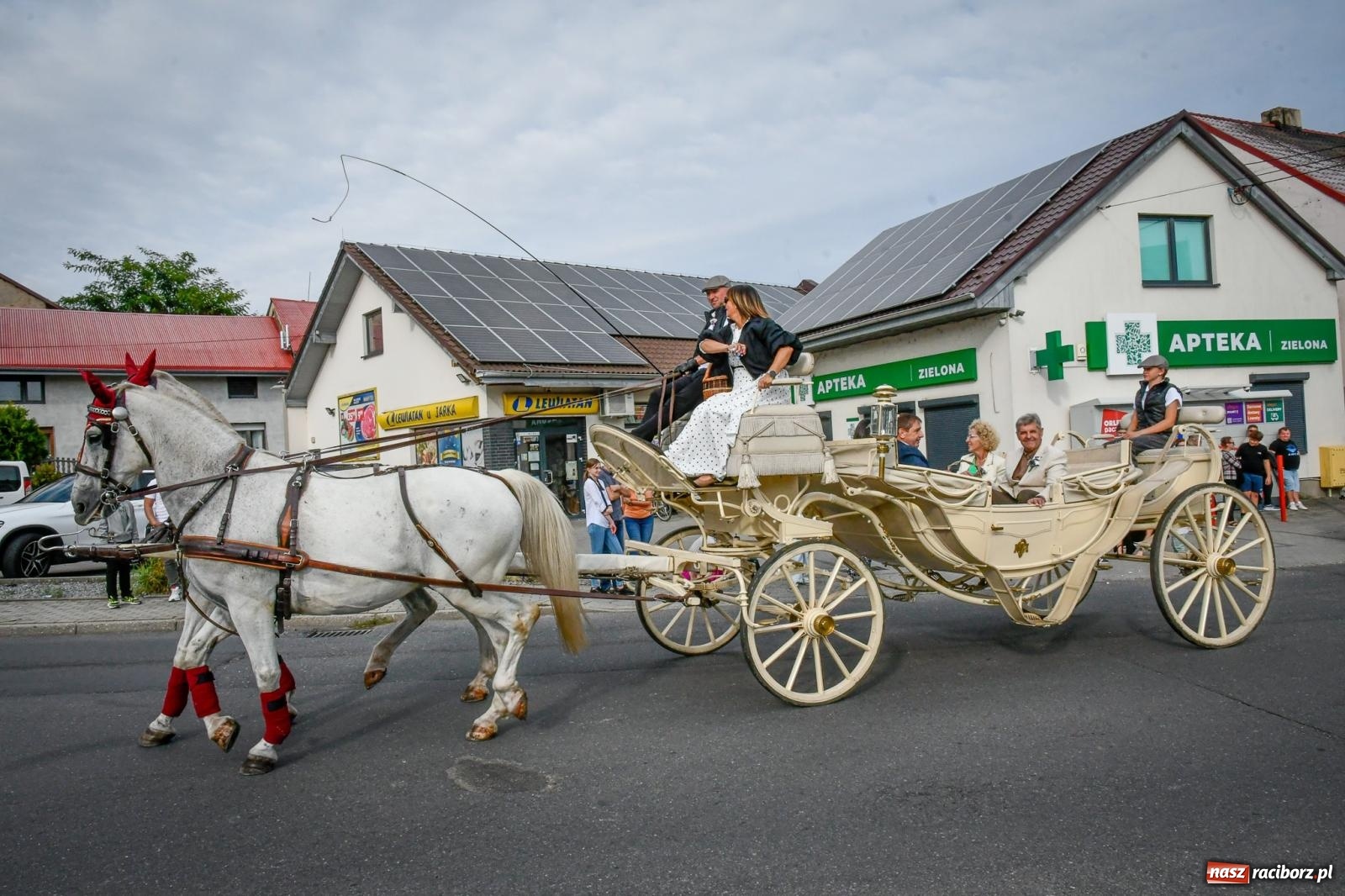 Zdjęcie w galerii na portalu naszraciborz.pl: Dożynkowa tradycja połączyła Pietrowice Wielkie, Kornice i Gródczanki wiadomości z regionu