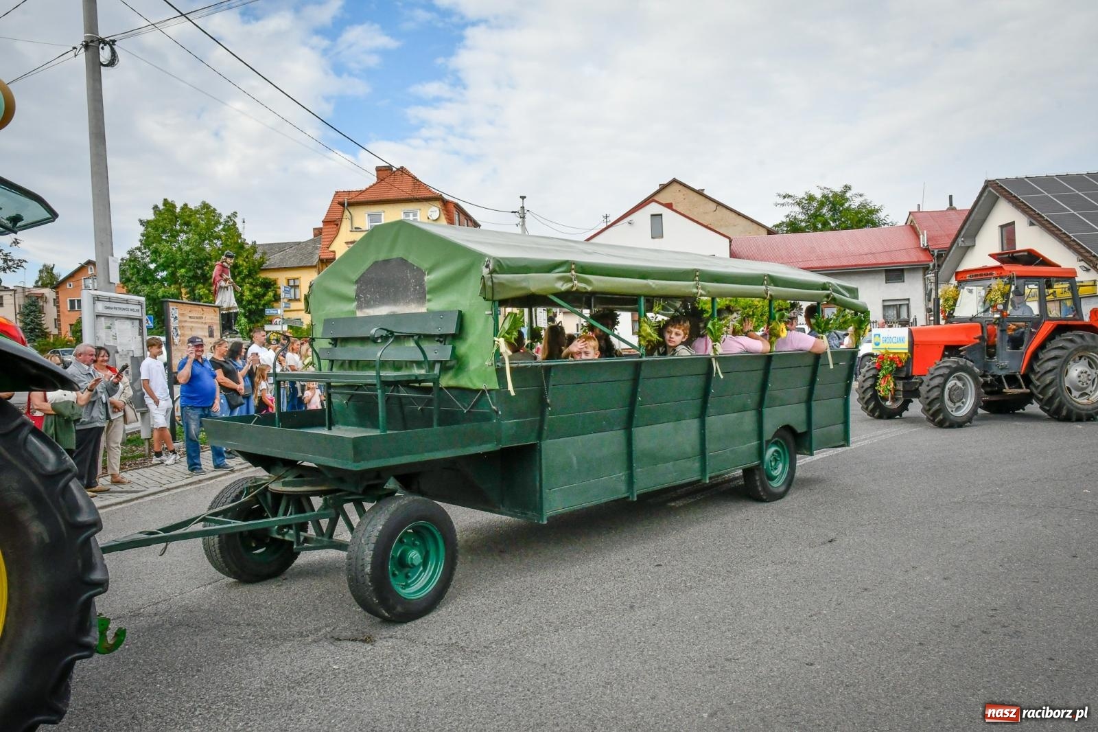 Zdjęcie w galerii na portalu naszraciborz.pl: Dożynkowa tradycja połączyła Pietrowice Wielkie, Kornice i Gródczanki wiadomości z regionu