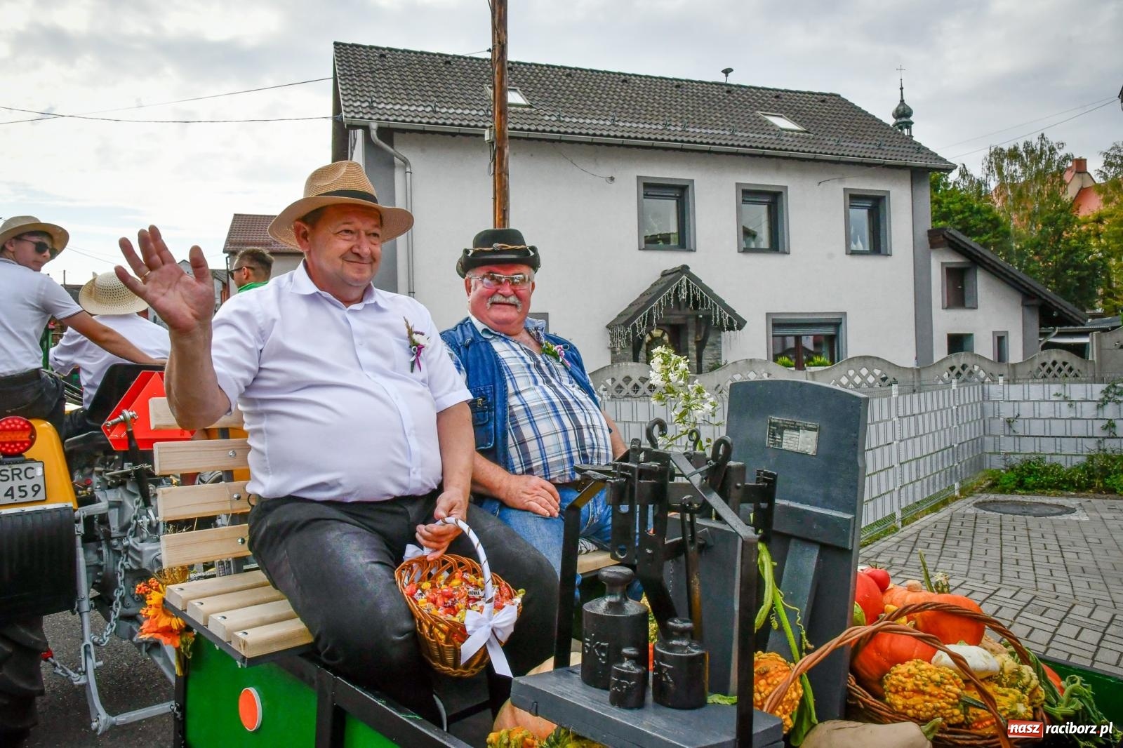 Zdjęcie w galerii na portalu naszraciborz.pl: Dożynkowa tradycja połączyła Pietrowice Wielkie, Kornice i Gródczanki wiadomości z regionu