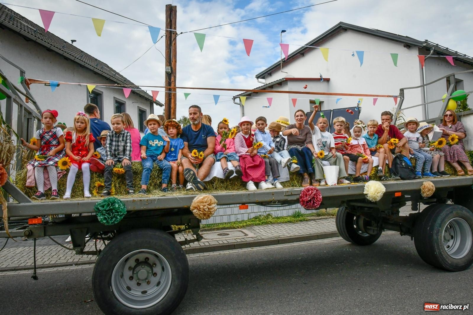 Zdjęcie w galerii na portalu naszraciborz.pl: Dożynkowa tradycja połączyła Pietrowice Wielkie, Kornice i Gródczanki wiadomości z regionu