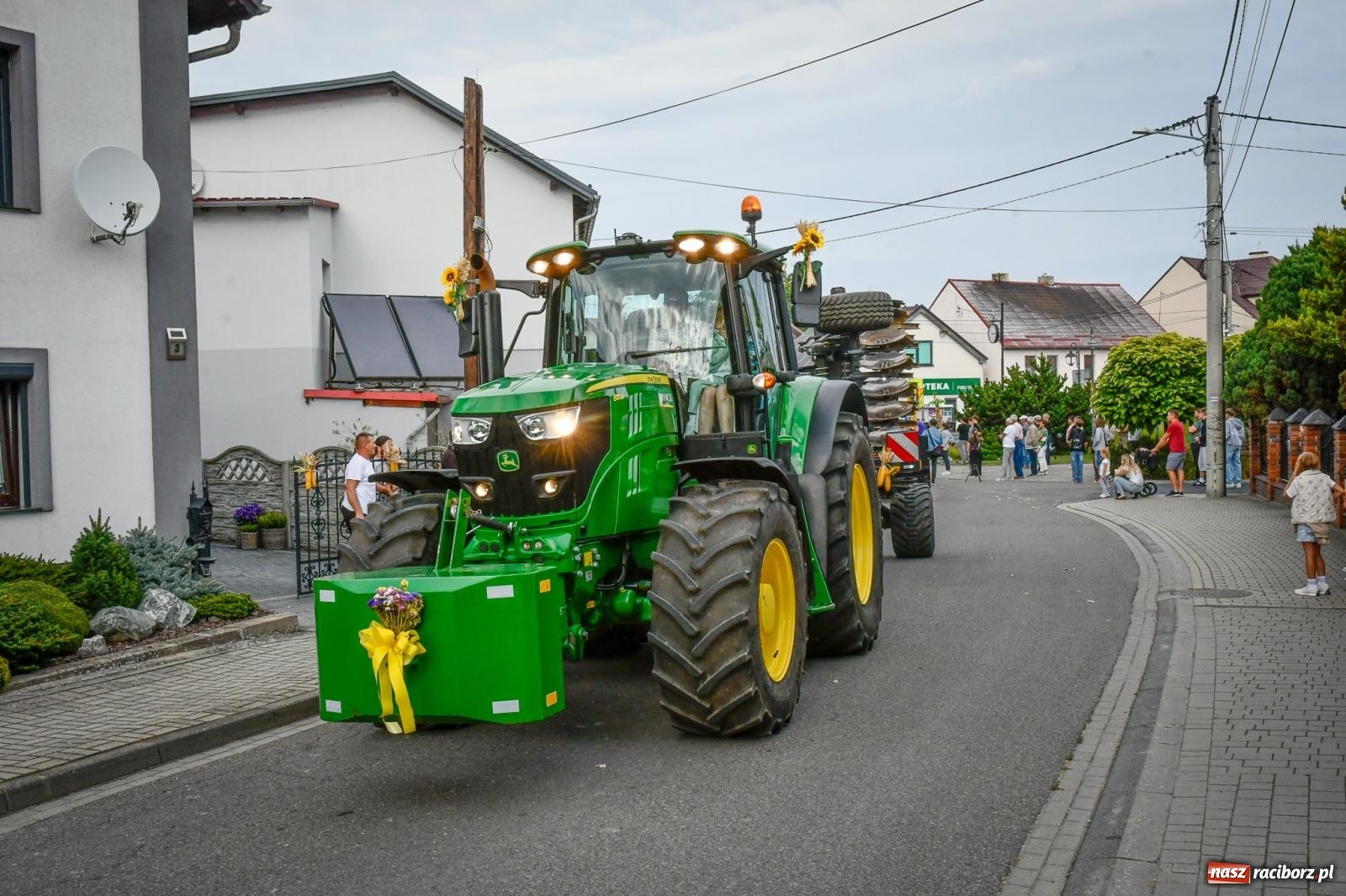Zdjęcie w galerii na portalu naszraciborz.pl: Dożynkowa tradycja połączyła Pietrowice Wielkie, Kornice i Gródczanki wiadomości z regionu
