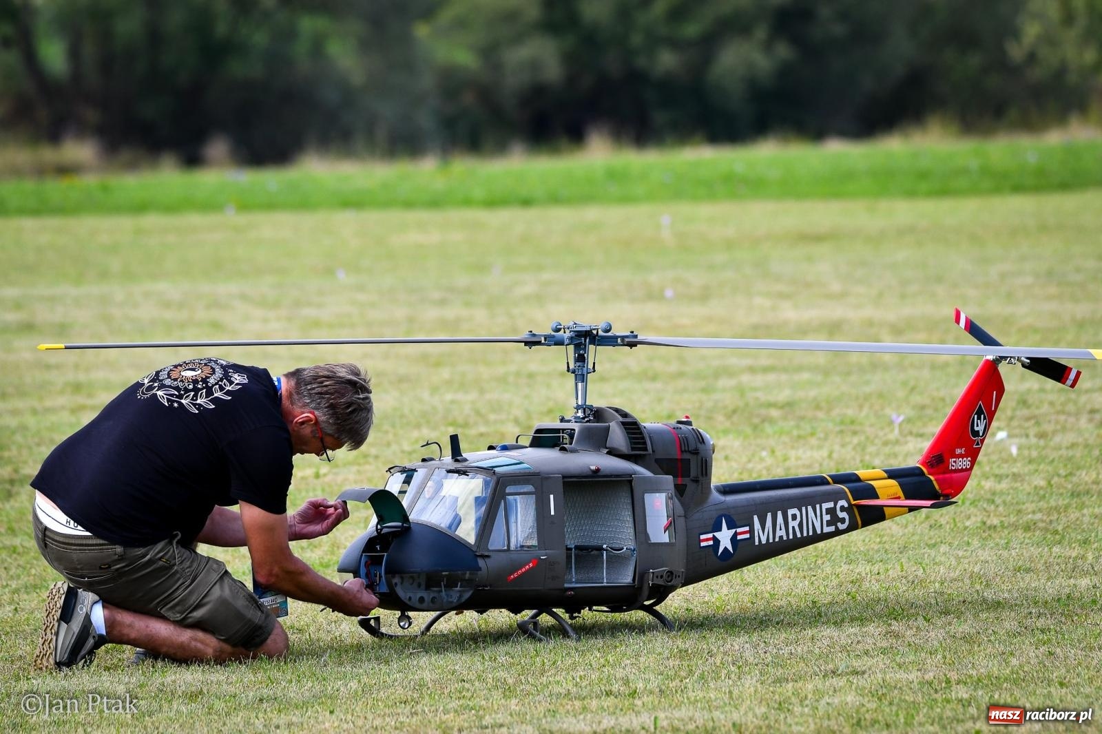 Zdjęcie w galerii na portalu naszraciborz.pl: Trwa RC AirShow. Nocne loty na finał soboty, w niedzielę wielka bitwa wiadomości z regionu