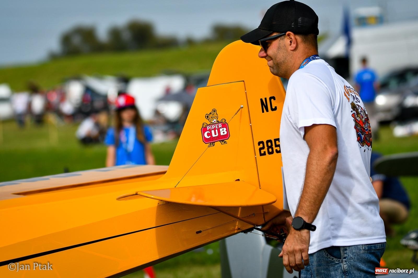 Zdjęcie w galerii na portalu naszraciborz.pl: Trwa RC AirShow. Nocne loty na finał soboty, w niedzielę wielka bitwa wiadomości z regionu