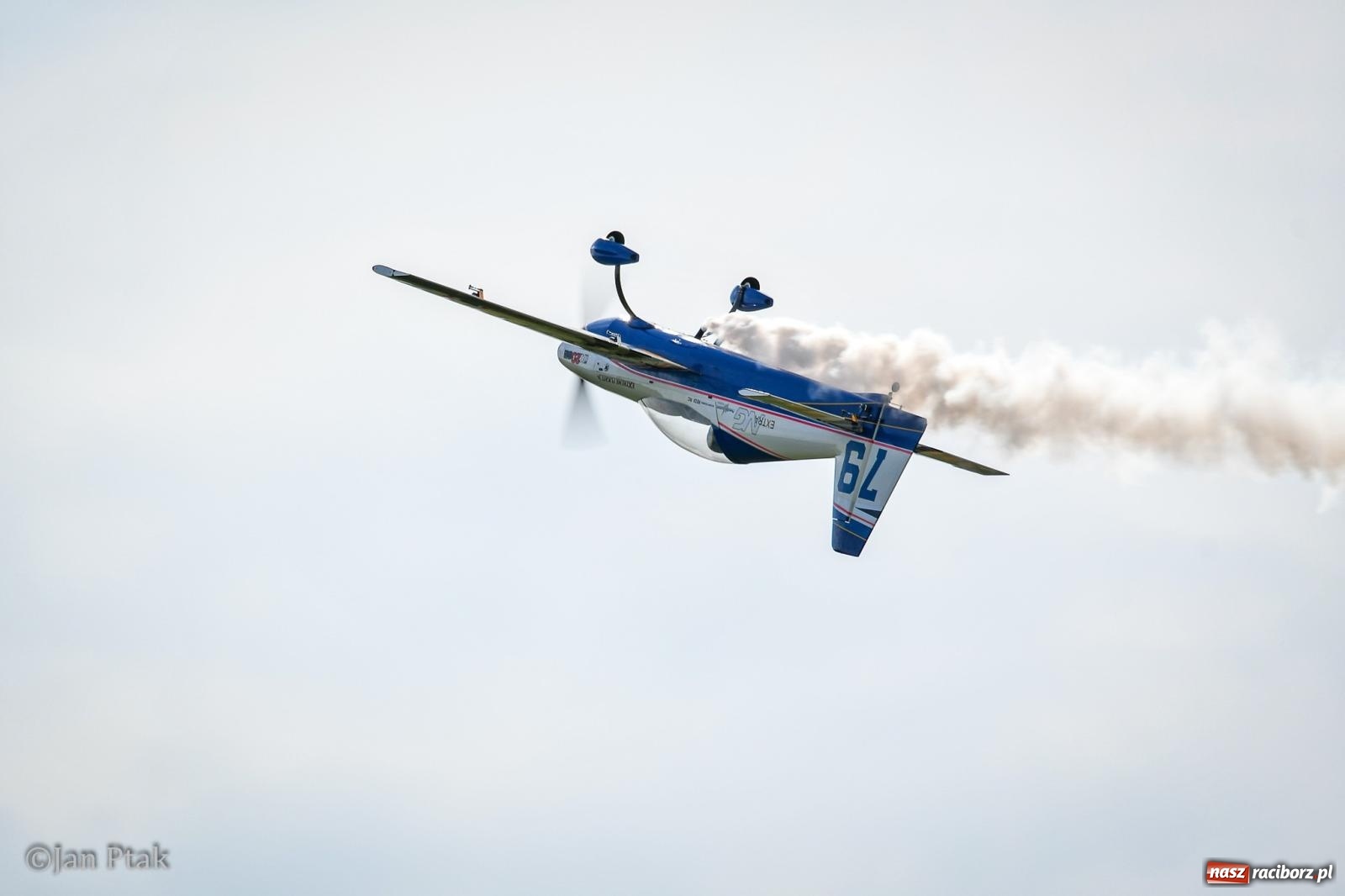 Zdjęcie w galerii na portalu naszraciborz.pl: Trwa RC AirShow. Nocne loty na finał soboty, w niedzielę wielka bitwa wiadomości z regionu