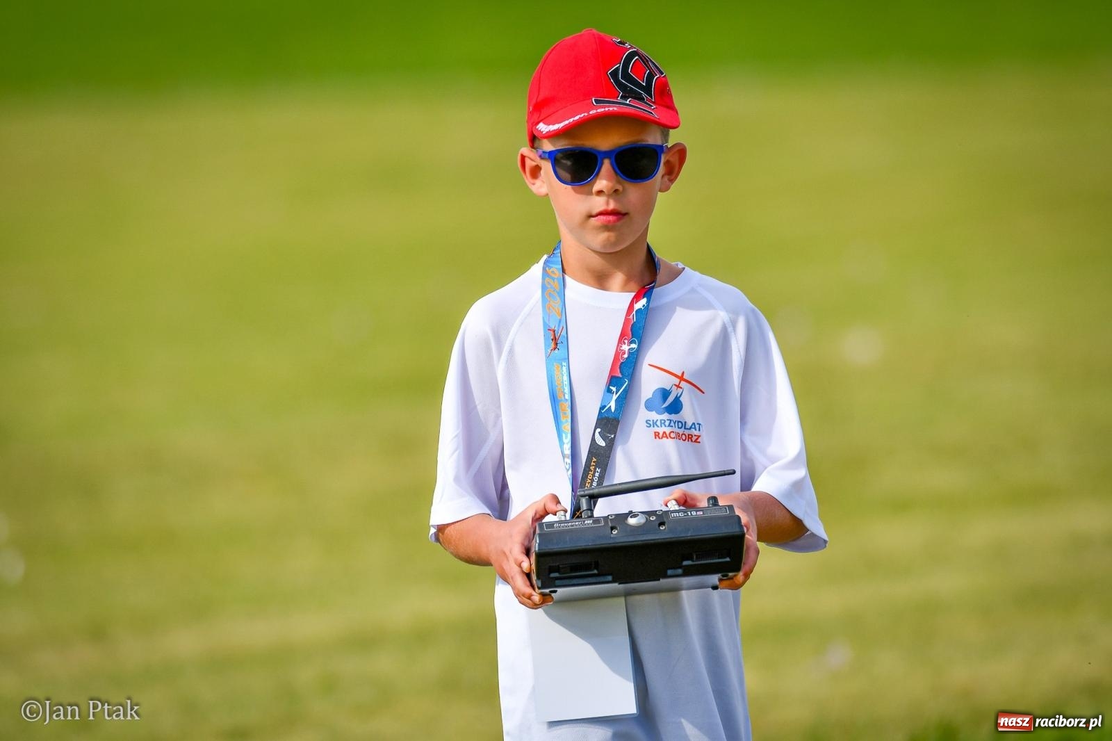 Zdjęcie w galerii na portalu naszraciborz.pl: Trwa RC AirShow. Nocne loty na finał soboty, w niedzielę wielka bitwa wiadomości z regionu