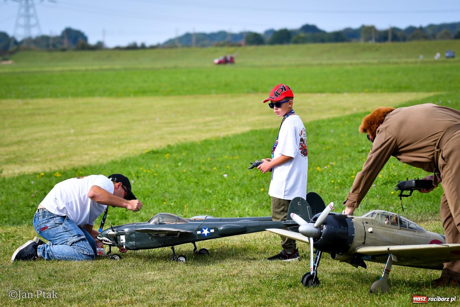 Zdjęcie w galerii na portalu naszraciborz.pl: Trwa RC AirShow. Nocne loty na finał soboty, w niedzielę wielka bitwa wiadomości z regionu