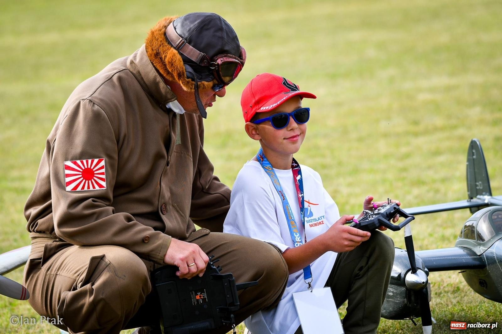Zdjęcie w galerii na portalu naszraciborz.pl: Trwa RC AirShow. Nocne loty na finał soboty, w niedzielę wielka bitwa wiadomości z regionu