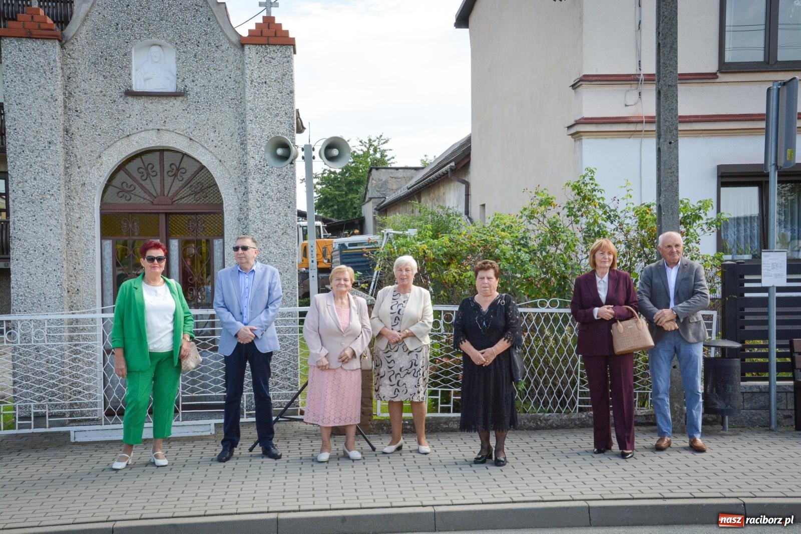 Zdjęcie w galerii na portalu naszraciborz.pl: Tworków świętuje dożynki. Korowód przeszedł spod Złotego Kłosa do kościoła [FOTO i WIDEO] wiadomości z regionu