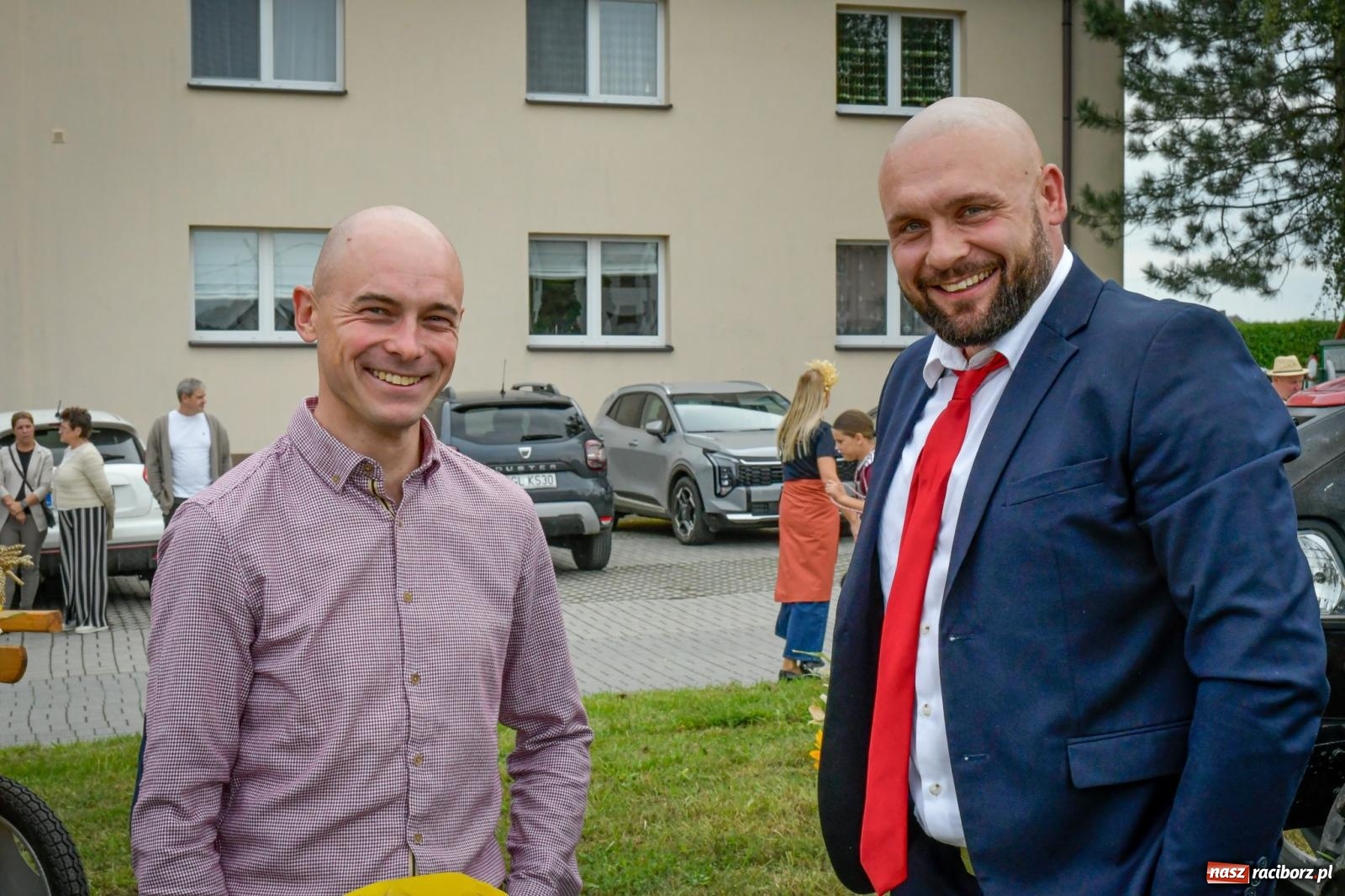 Zdjęcie w galerii na portalu naszraciborz.pl: Samborowice dożynki mają i Trumpa na nie zapraszają. Korowód przeszedł przez wieś wiadomości z regionu