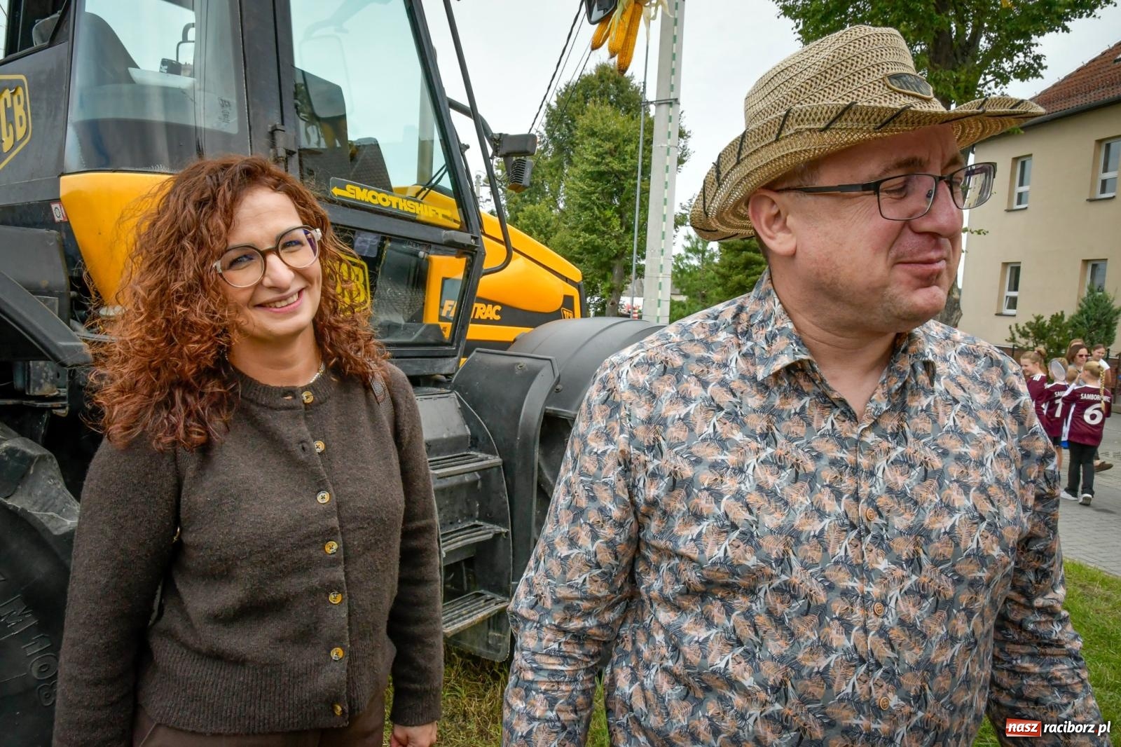 Zdjęcie w galerii na portalu naszraciborz.pl: Samborowice dożynki mają i Trumpa na nie zapraszają. Korowód przeszedł przez wieś wiadomości z regionu