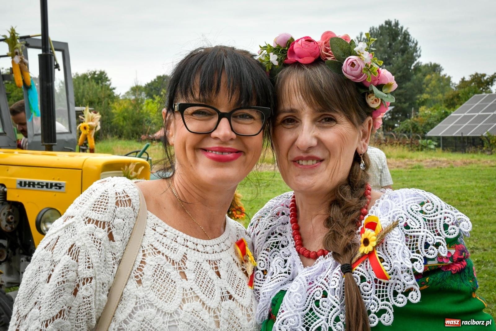Zdjęcie w galerii na portalu naszraciborz.pl: Samborowice dożynki mają i Trumpa na nie zapraszają. Korowód przeszedł przez wieś wiadomości z regionu